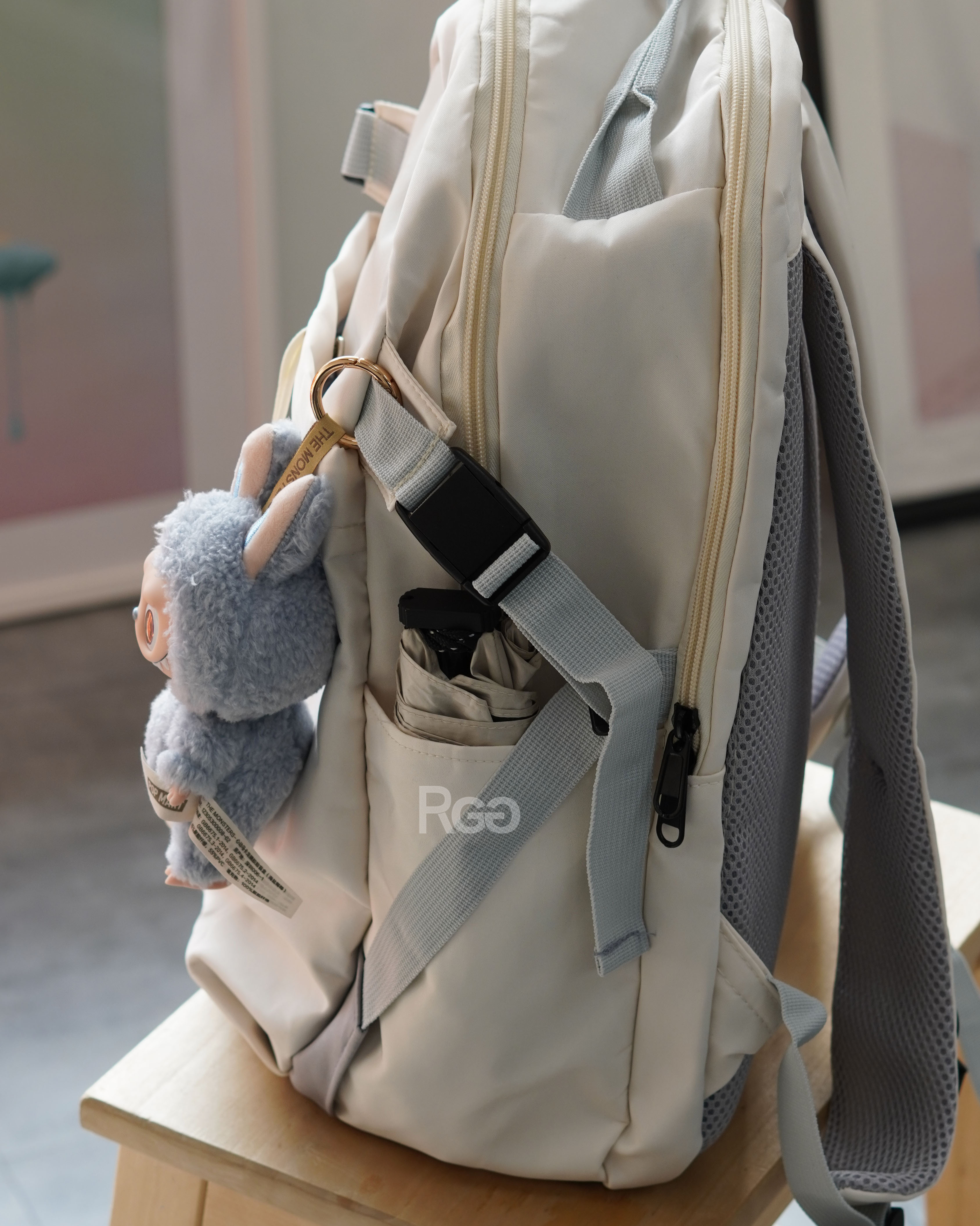 輕量機能束口夾層後背包 兩側皆可放置雨傘