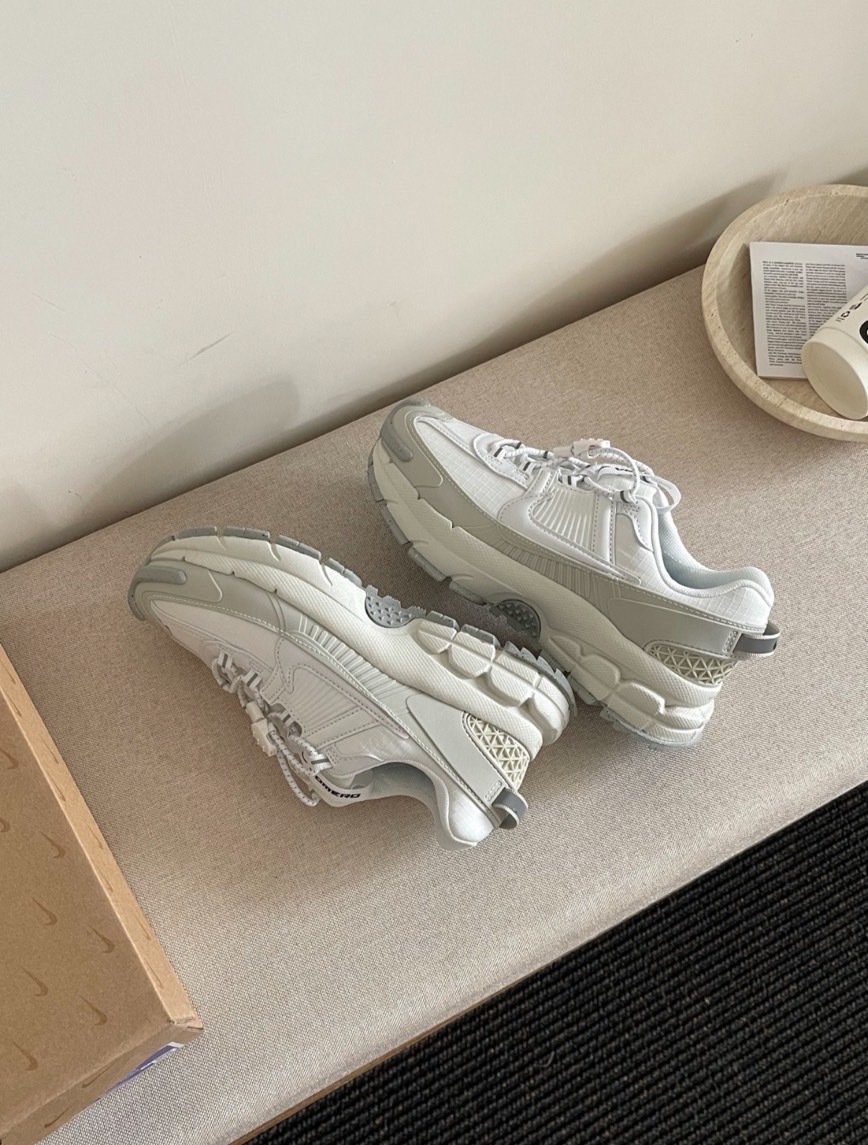 【預購】NIKE W ZOOM VOMERO ROAM 復古增高 骨白 HV6410100