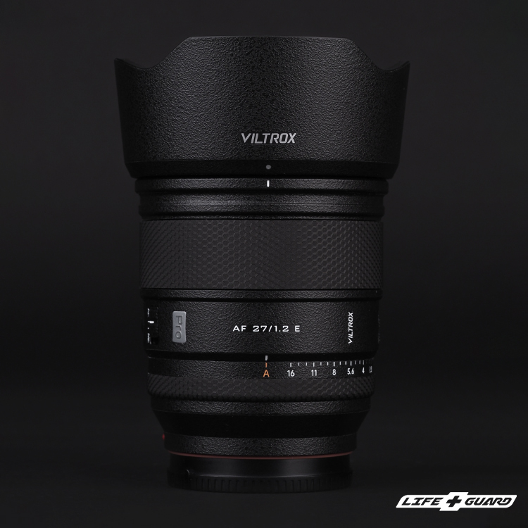 黑色砂紋貼膜質感特寫，LIFE+GUARD 設計風格