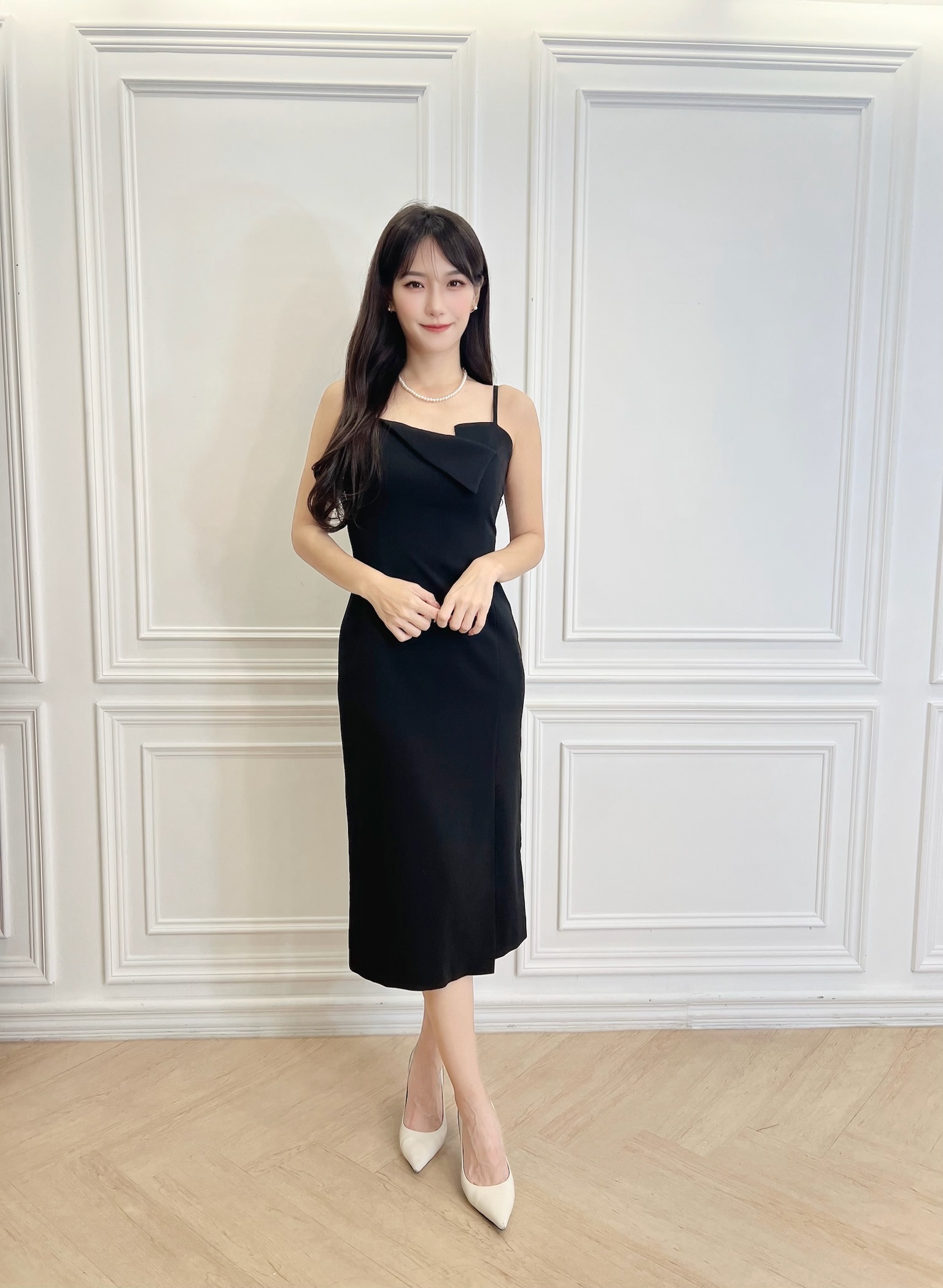 (設計款)翻片細肩帶合身長洋