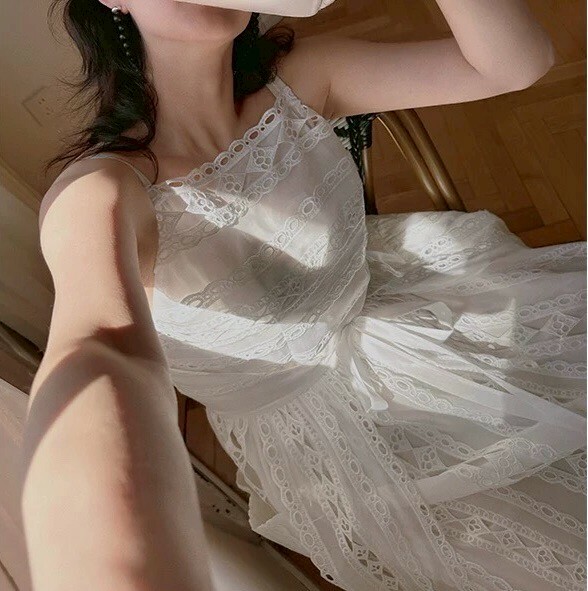 雲朵白削肩綁帶收腰造型蕾絲長洋裝XS-L (Elegant & Love)