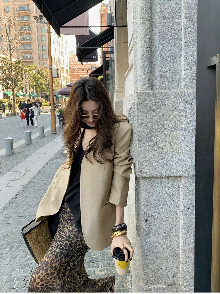 氣質女子奶茶杏V西裝外套S-L (Elegant & Love)