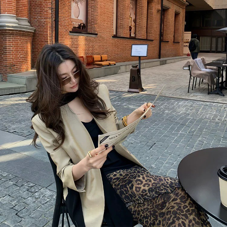 氣質女子奶茶杏V西裝外套S-L (Elegant & Love)