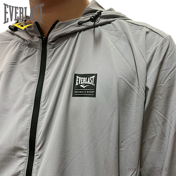 EVERLAST 外套 淺灰 防曬 涼感 連帽 風衣外套 男 4221116012