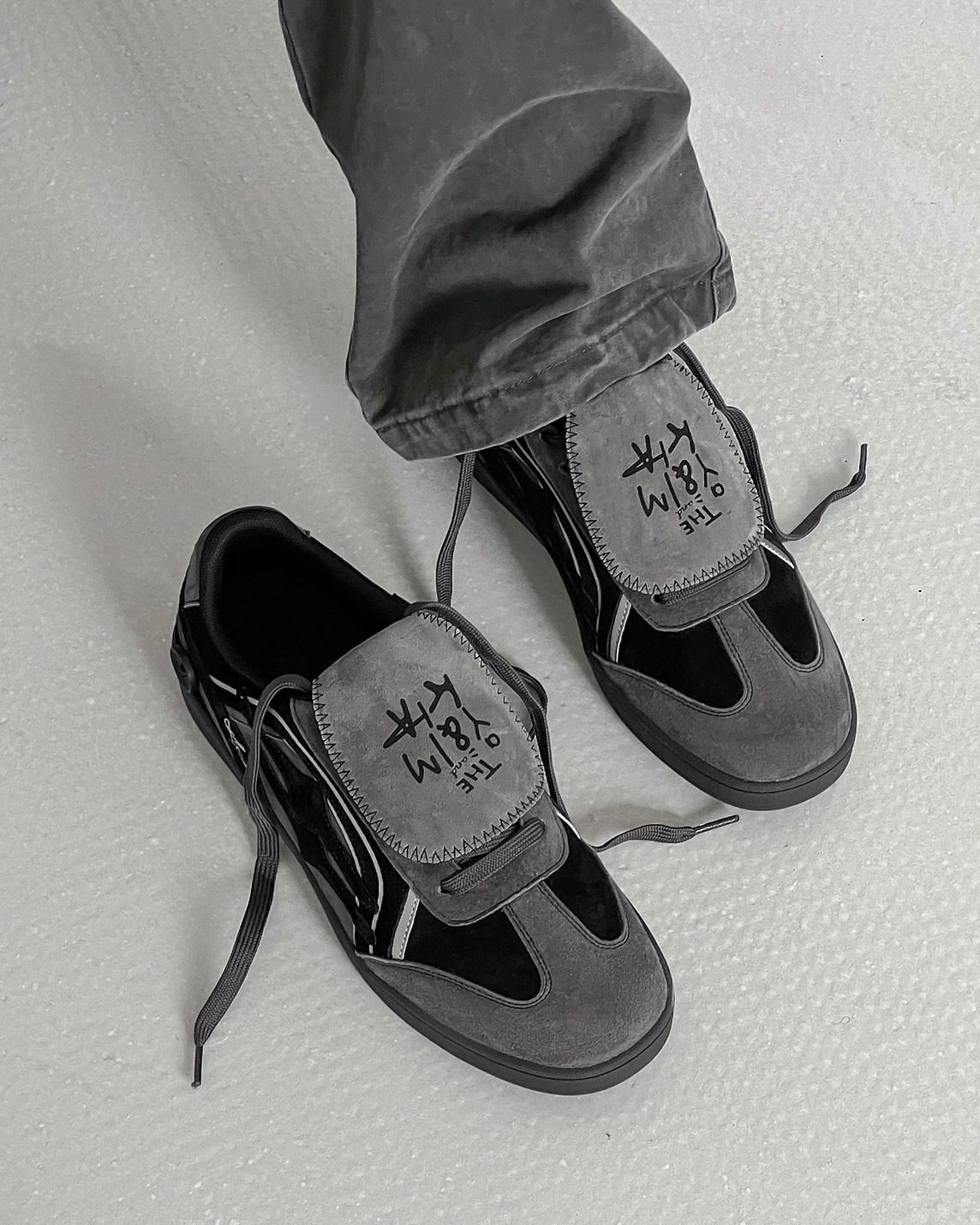 <明星同款🤍>Killwinner 德訓鞋 平替 麂皮 翻蓋 質感黑灰