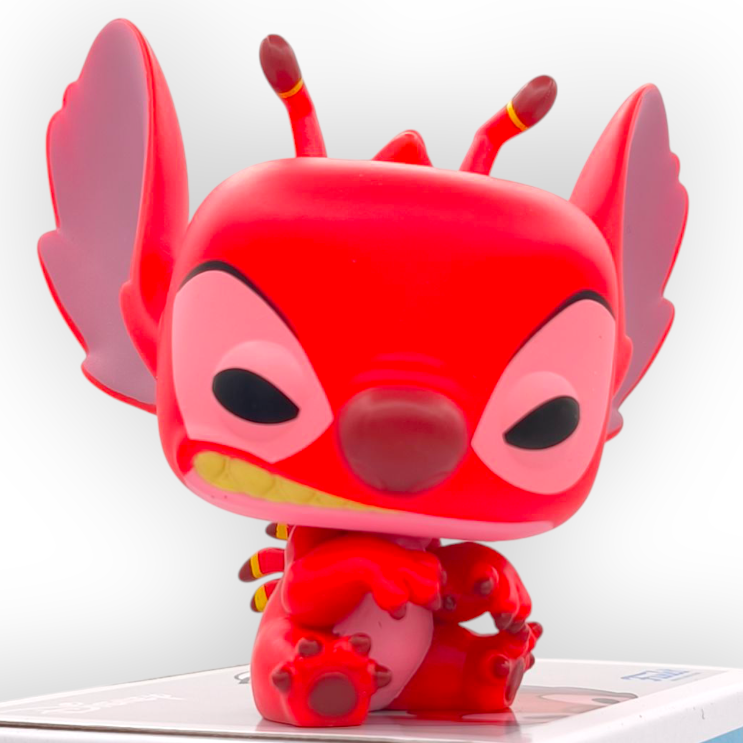 FUNKO POP<扮嘢小魔星>紅色史迪仔_李羅-No.1572