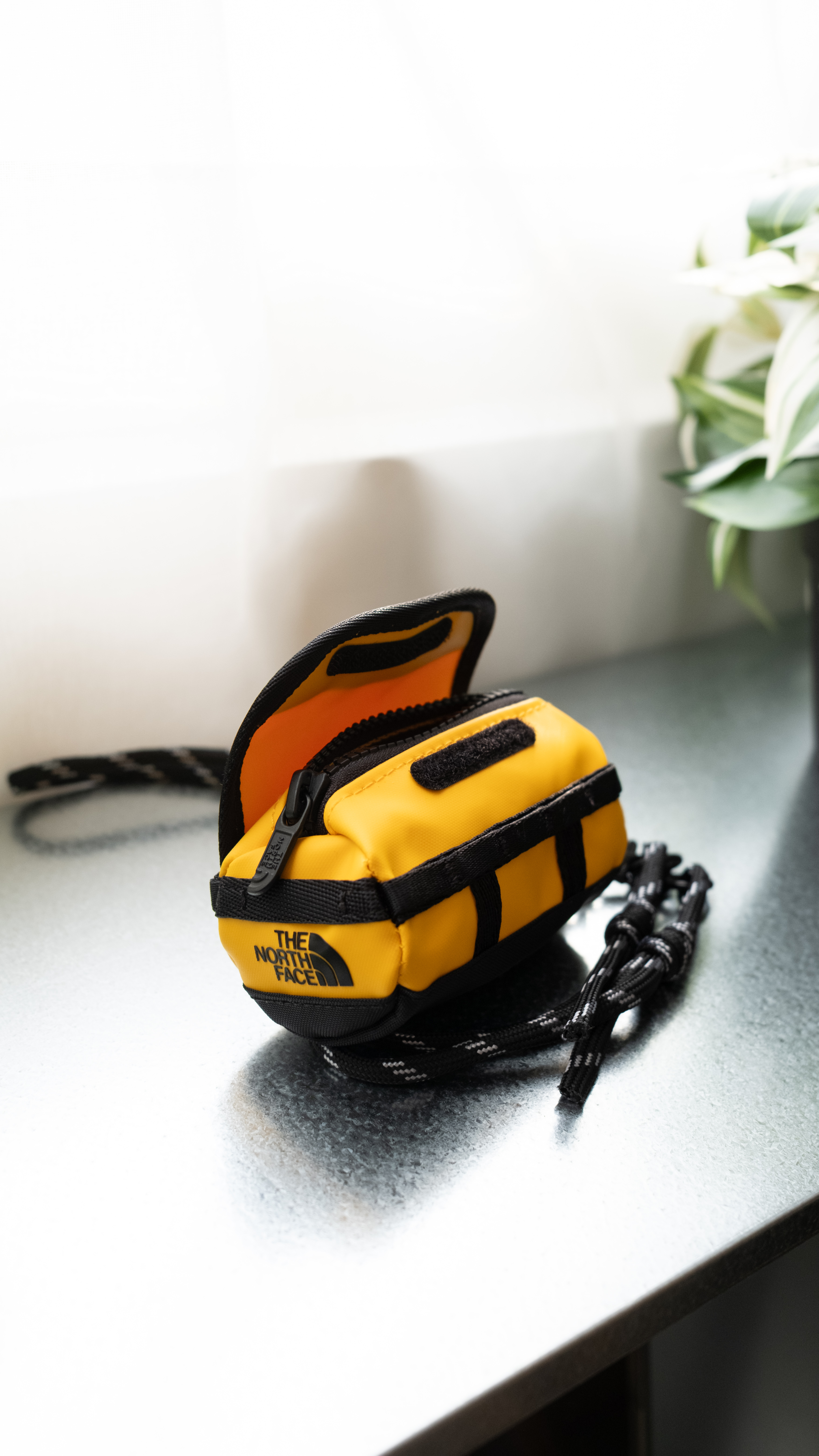 THE NORTH FACE BACE CAMP MINI DUFFEL 迷你旅行袋 95MM 零錢包 -NF0A8DJN-(E6e01)-黃色(56P)/-(E6c01)-黑色(KX7)
