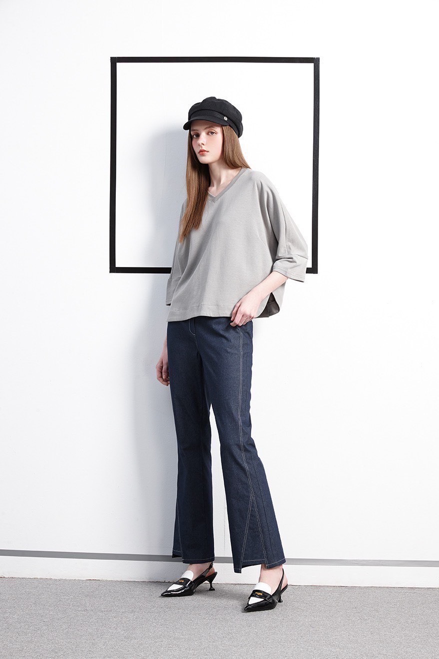 時尚簡約風舒適太空棉V領設計七分袖廓形上衣W6361