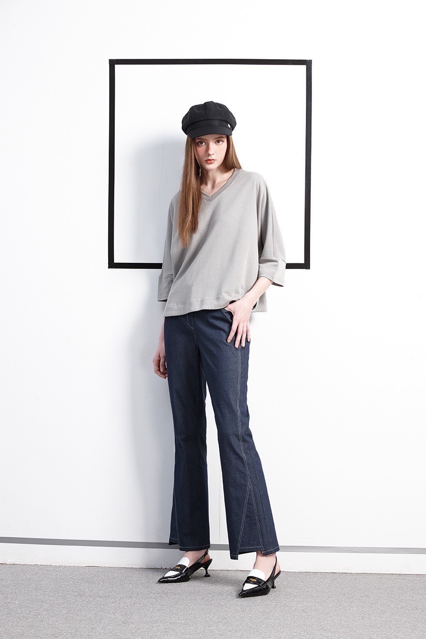 時尚簡約風舒適太空棉V領設計七分袖廓形上衣W6361