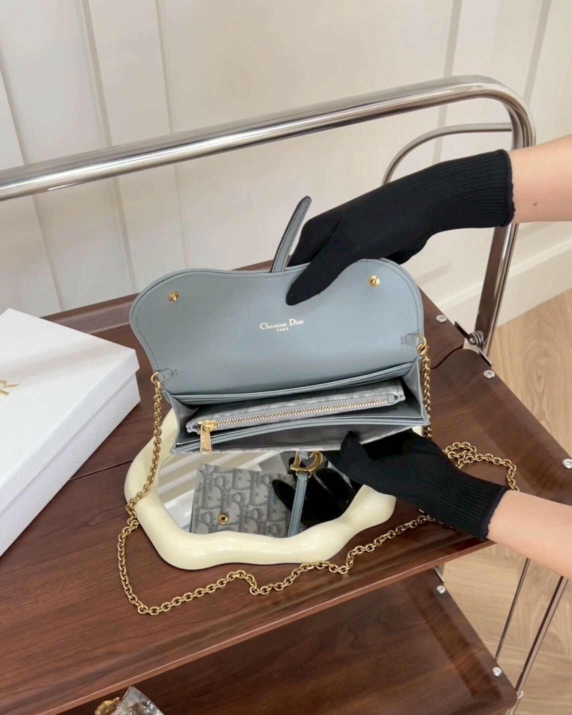 DIOR｜SADDLE 刺繡馬鞍鏈帶包WOC 灰色