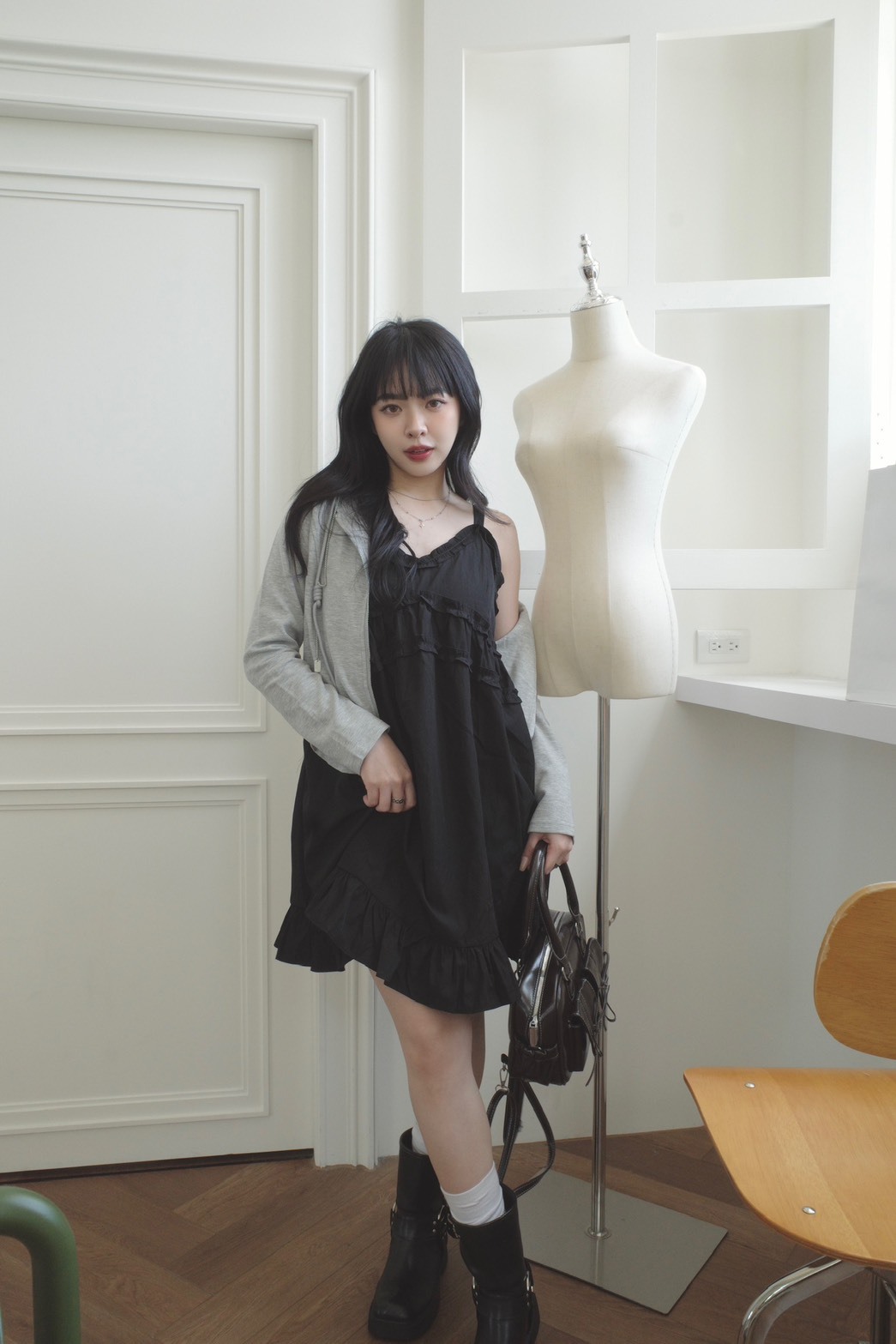 <女裝現貨💗> A028 木耳捲邊細肩短洋裝 兩色