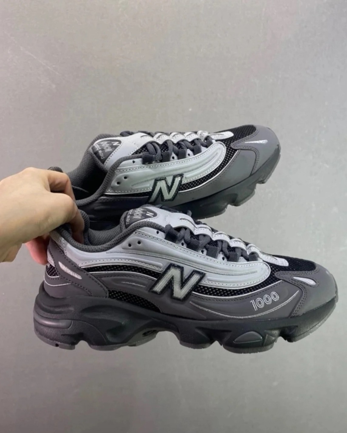 New Balance 1000 灰白男款跑鞋