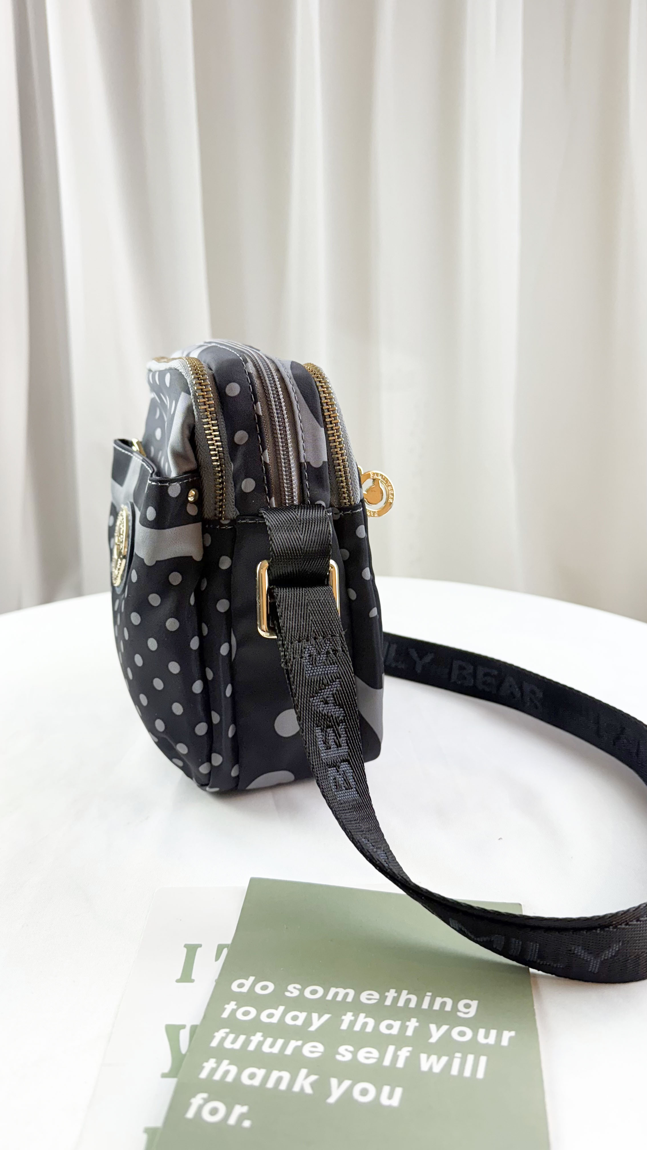 FamilyBear 灰點點防潑水側背包 / 手機袋 #2499