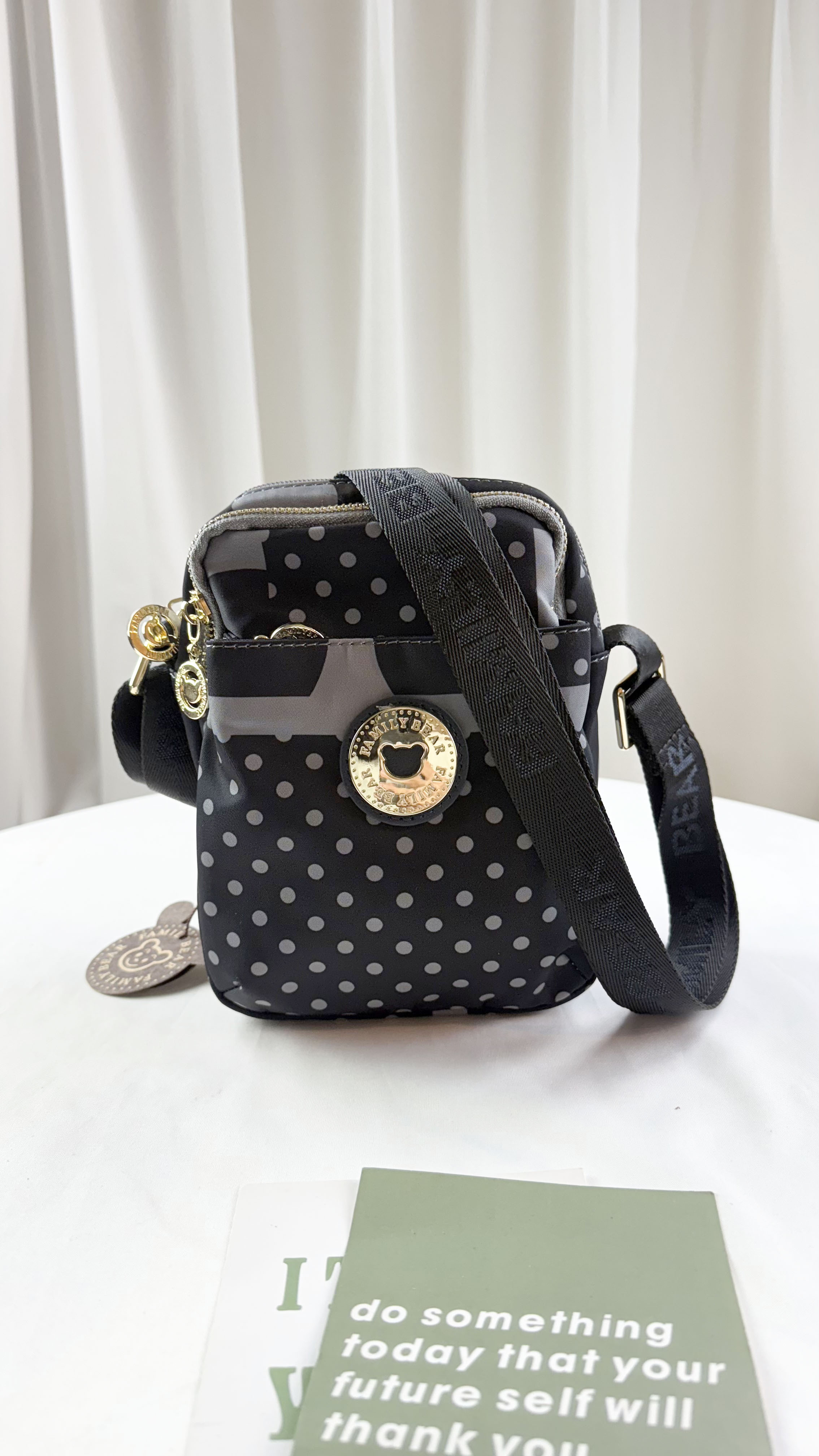 FamilyBear 灰點點防潑水側背包 / 手機袋 #2499