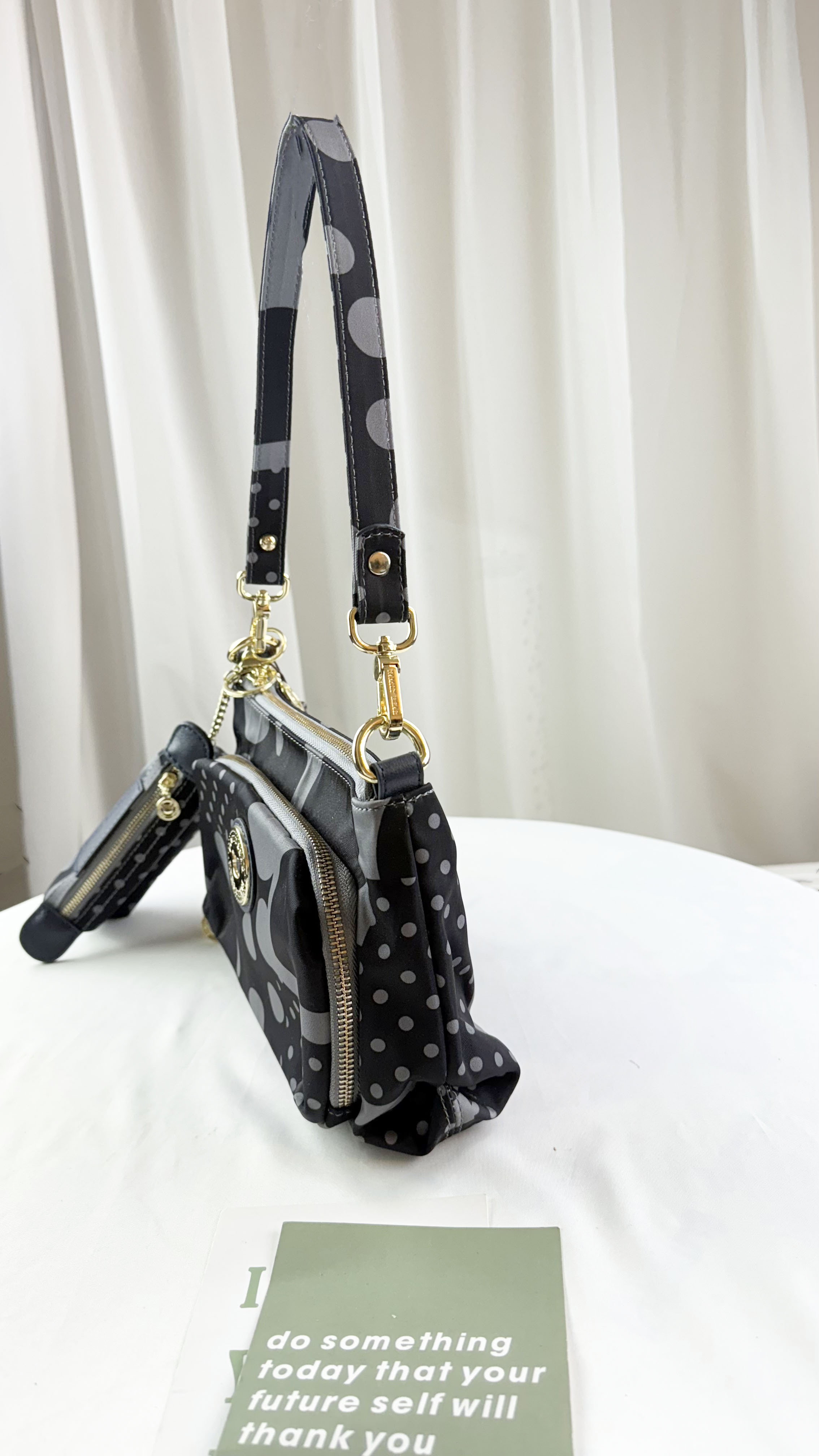 FamilyBear 灰點點防潑水肩背包 / 側背包  #2813