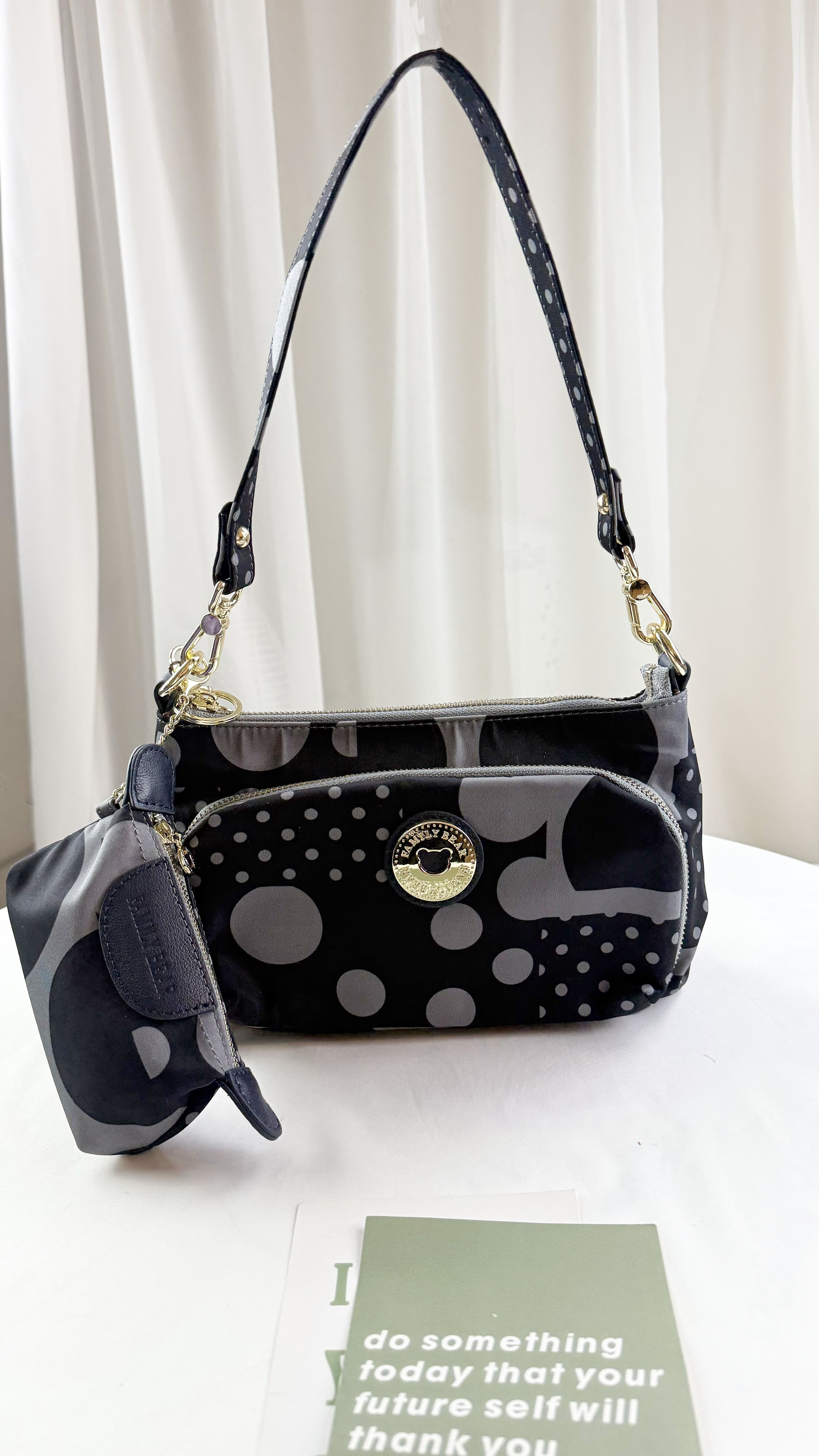 FamilyBear 灰點點防潑水肩背包 / 側背包  #2813