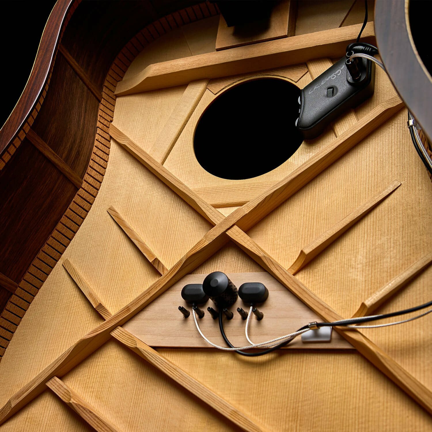 L.R. L.R. Baggs - HiFi Duet 木吉他拾音器 雙系統拾音器 可收敲板 pickup 第 3 張圖片｜三峽吉他 / Bass