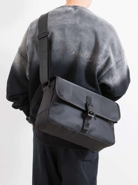 【黎陽】OP時尚快拆扣牛津布郵差包(黑) 日常/工裝/休閒/街頭潮流 70CST1049