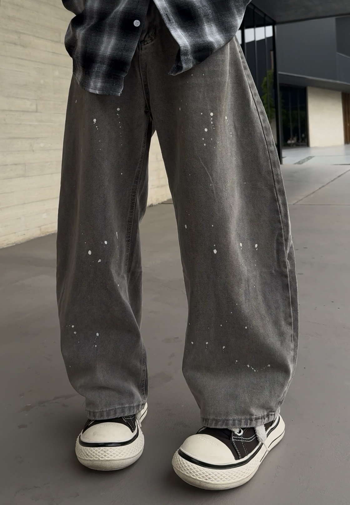 (現貨) 潑墨水洗彎刀牛仔褲