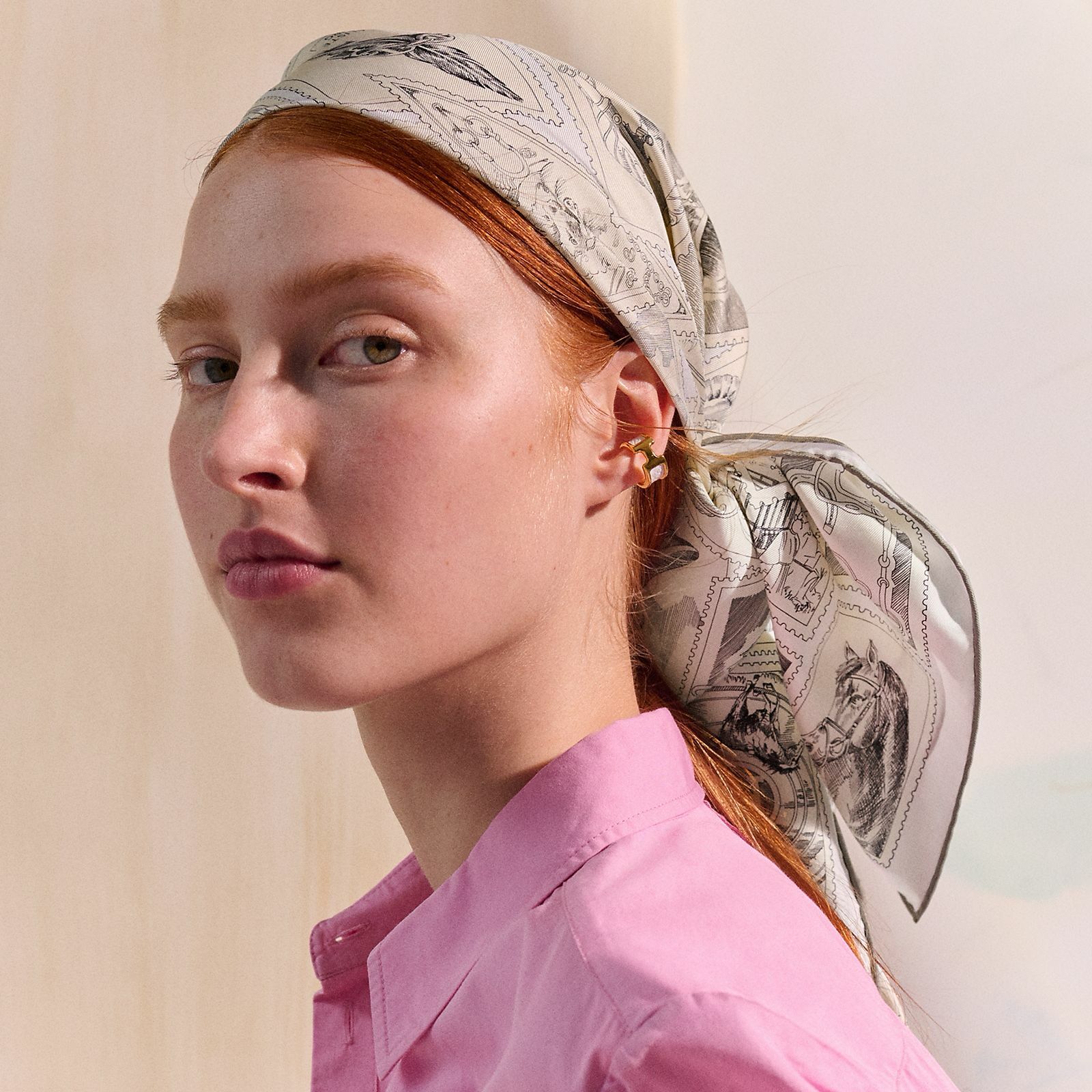 全新HERMES絲巾90x90cm H004205S 06 福寶集郵 氣質奶灰白色圍巾 Le Philateliste du Faubourg Scarf 90 #BRAND NEW #香榭站正品