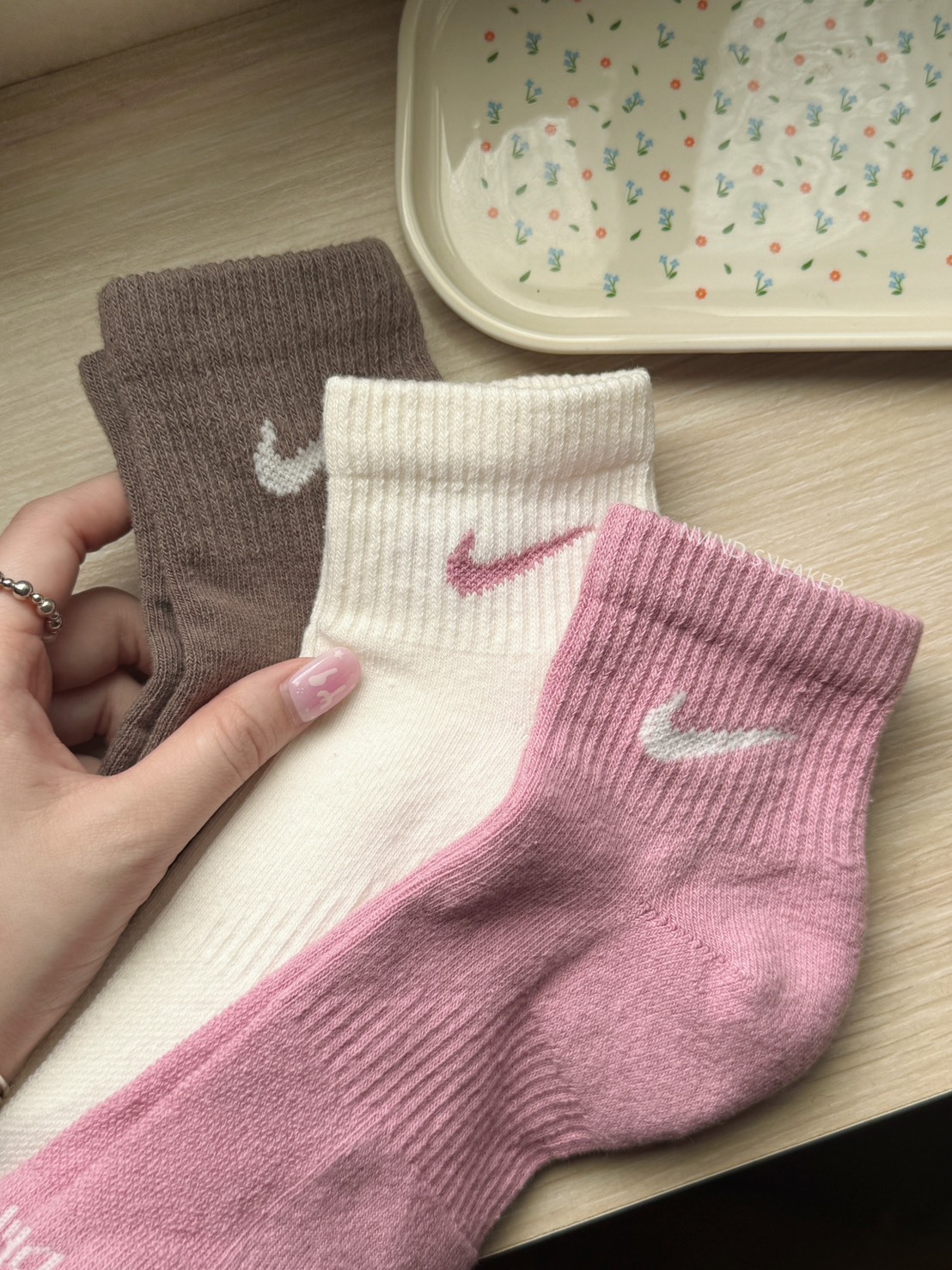 <快速出貨🍒> Nike 莓果夾心巧克力 踝襪