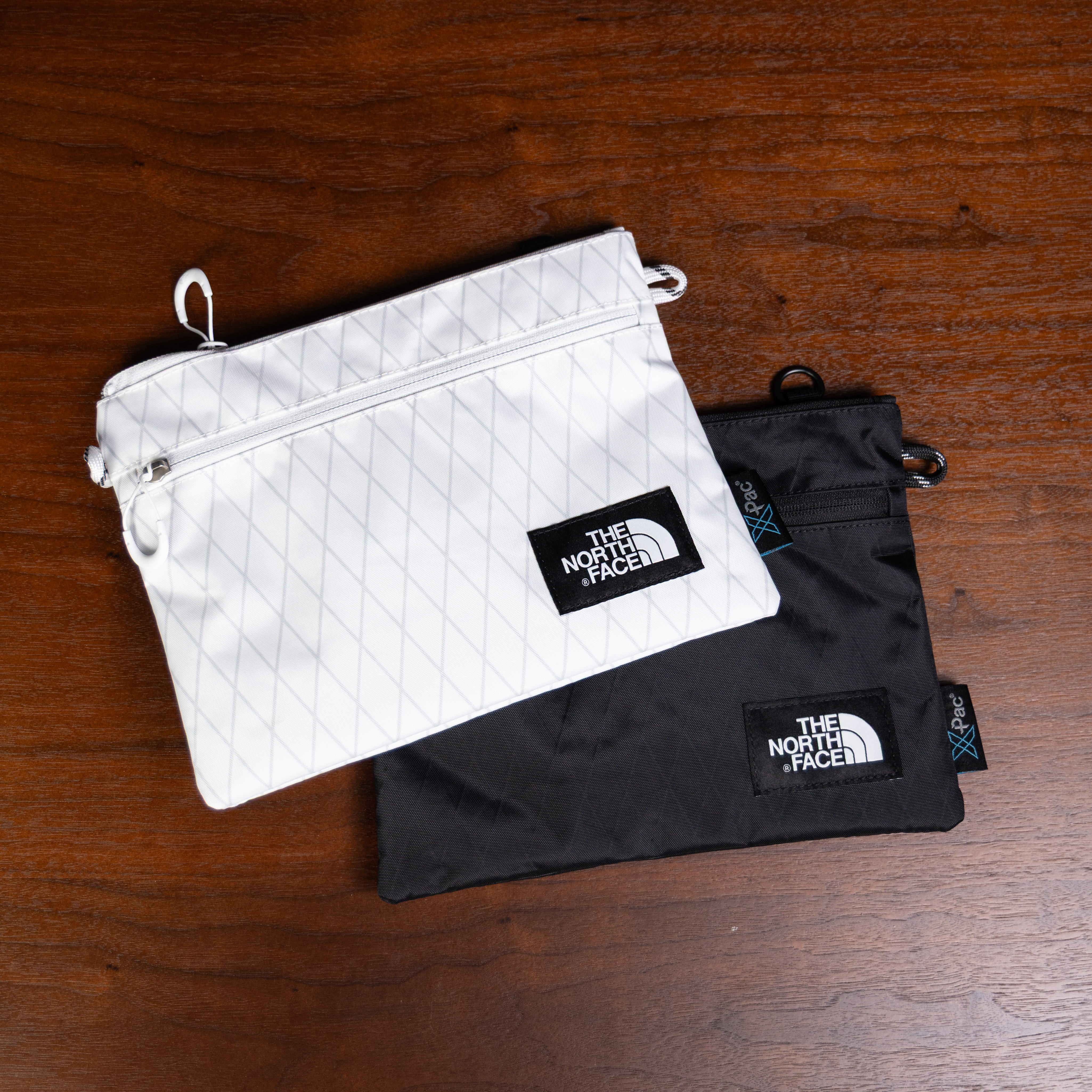 -(E14a05)-THE NORTH FACE LTWT SHDR BAG 北面 防水 線條 單肩包 斜背包-NF0A8DJQ 白色(FN4)/黑色(KX7)