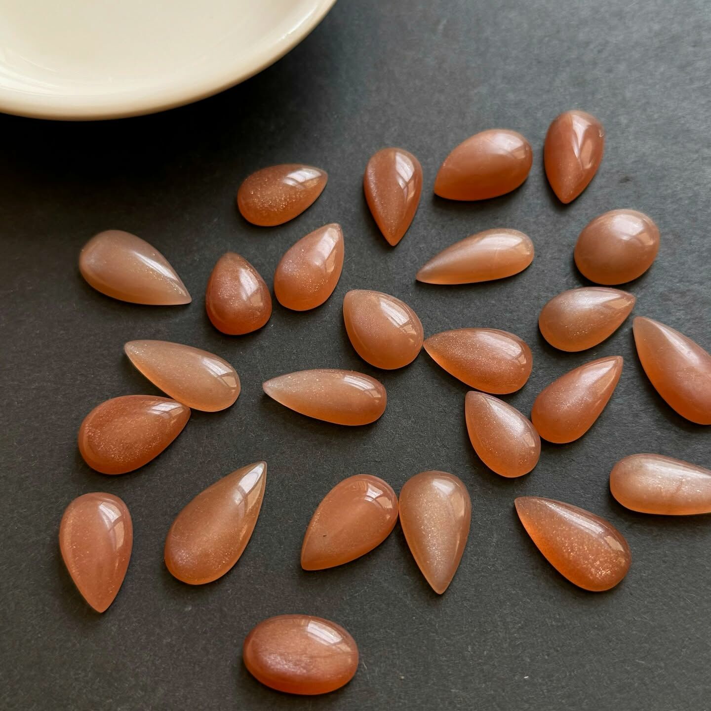 [原石] 蜜桃月光石 / 橙月光石 水晶墜面 水晶蛋面