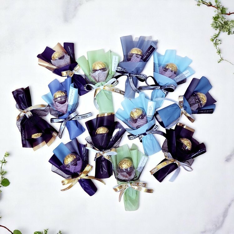 單朵金莎小花束,單顆迷你金莎花束,Pink and blue single Ferrero Rocher small bouquet, mini Ferrero Rocher bouquet