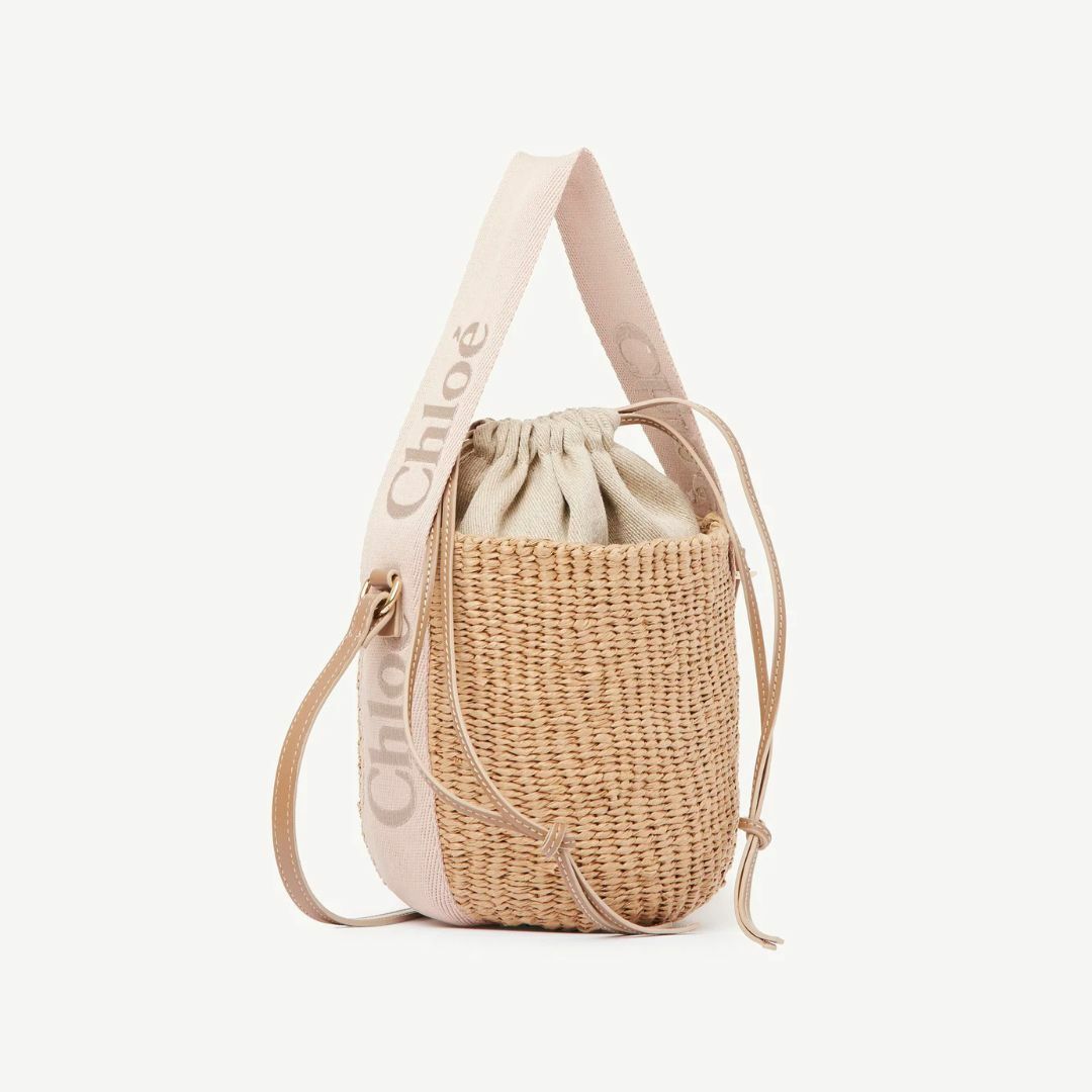 1HN0410-002 CHOLE Small Woody Tote Bag in Natural Fibres Blushy Beige #CHC23AS381L1826Y (B-NB-E)
