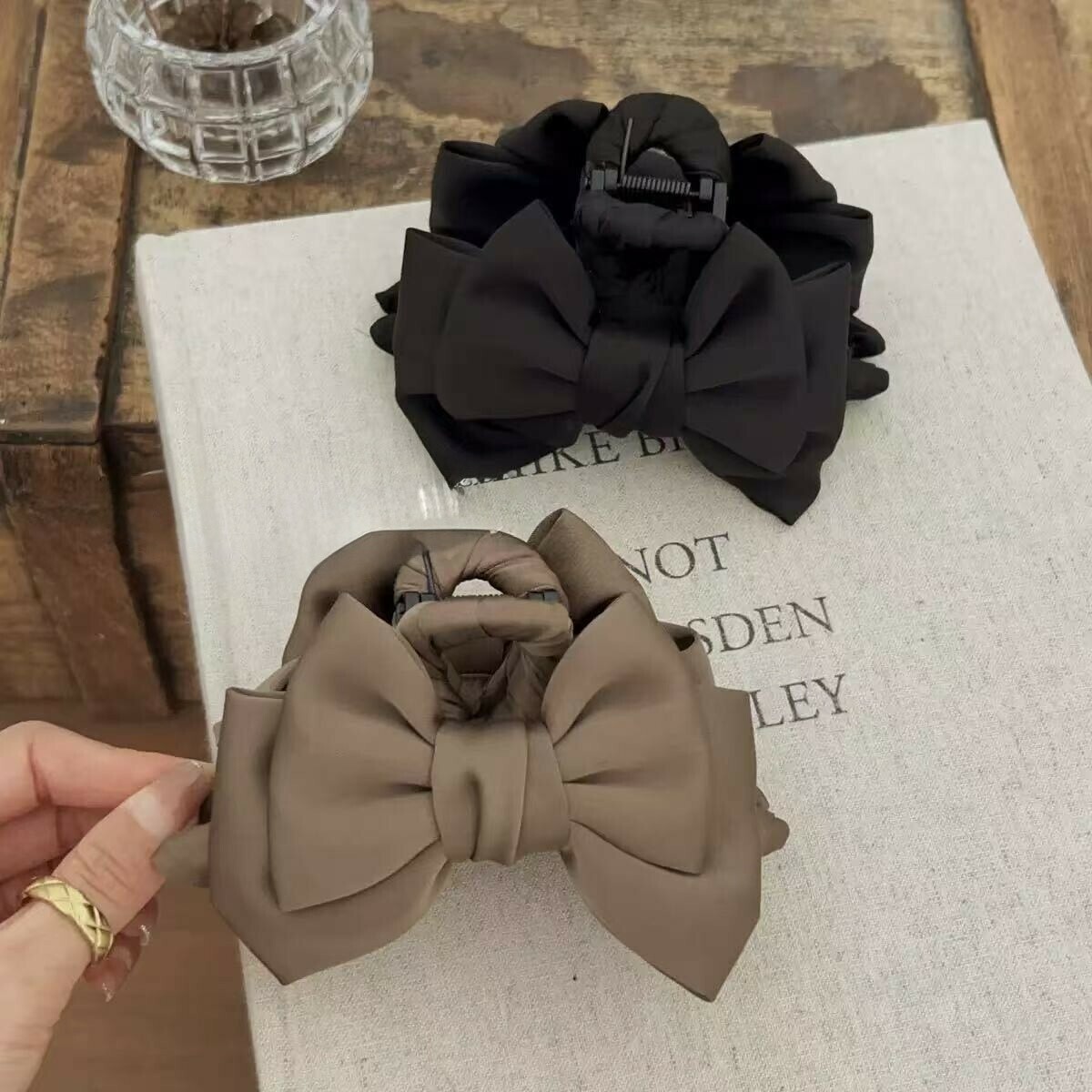 G06布面立體蝴蝶結鯊魚夾