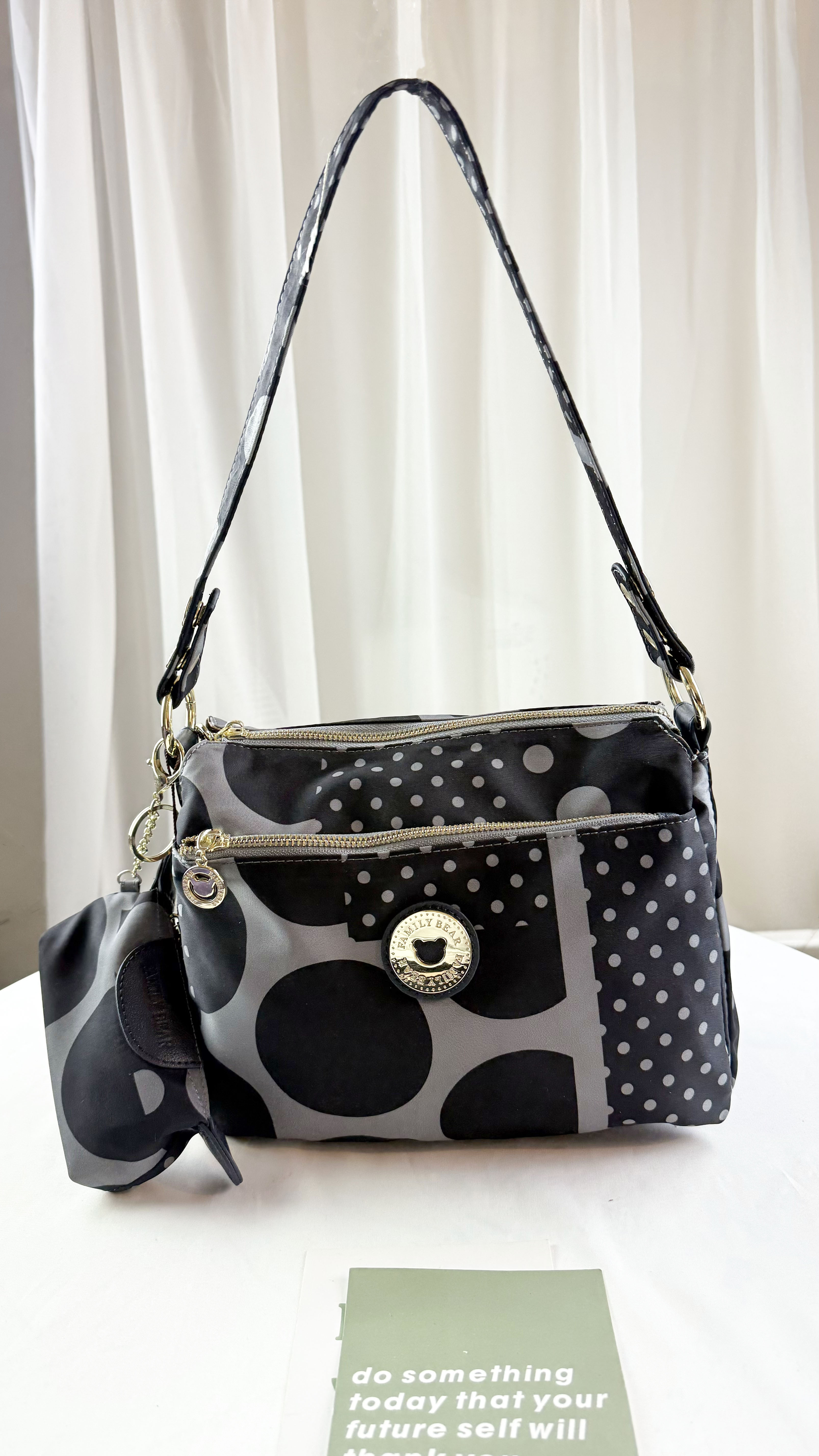 FamilyBear 灰點點防潑水肩背包 / 側背包 #29259