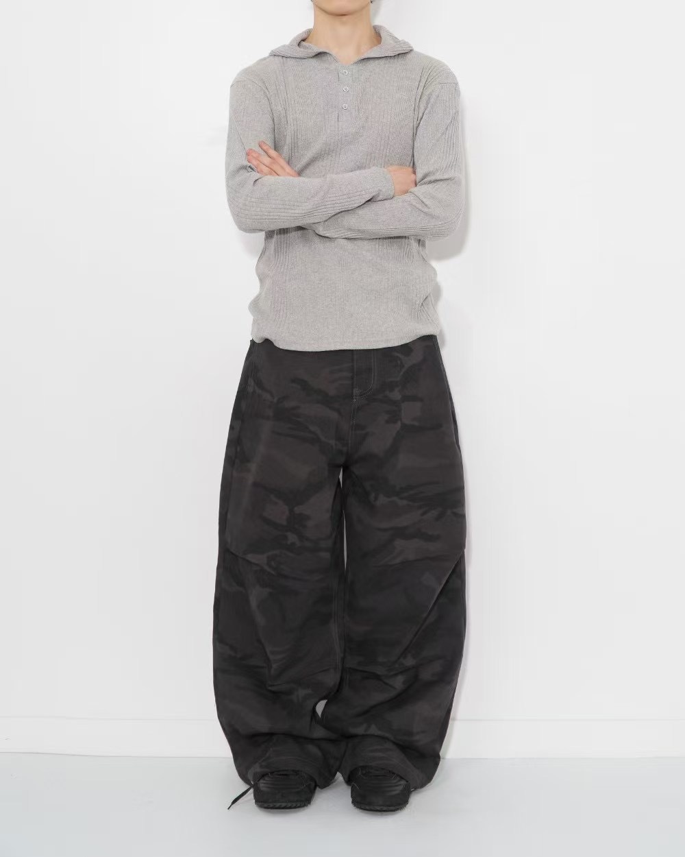 正韓➸黑白迷彩牛仔寬褲