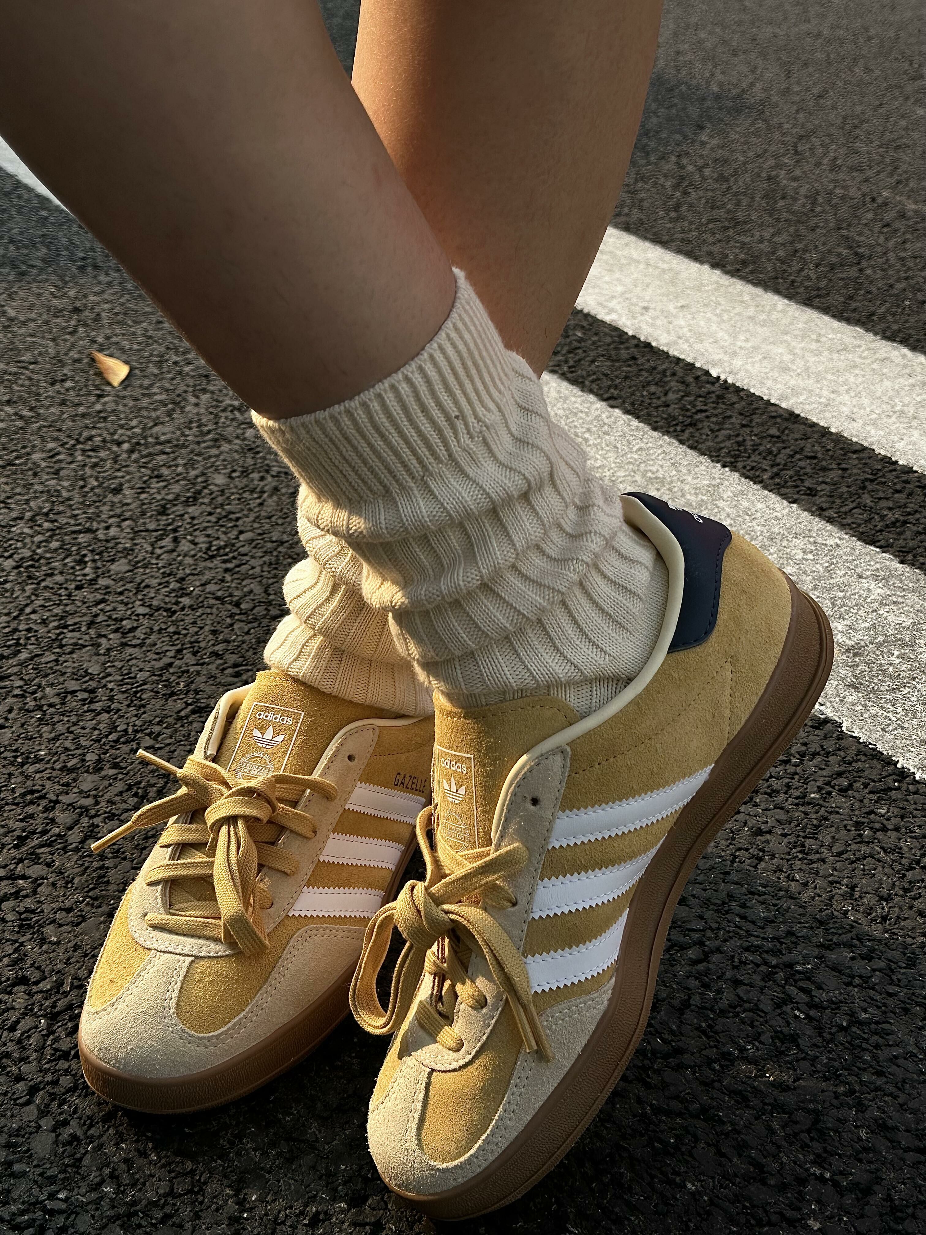 Adidas Originals Gazelle Indoor 蜂蜜布丁 黃色 黃黑色 小雞黃 麂皮 復古 德訓鞋 JI3523/預購