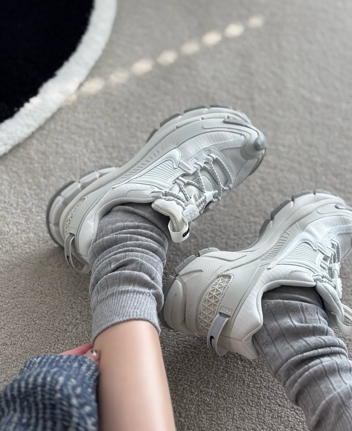 Nike Zoom Vomero Roam 灰白色 防潑水 抽繩 復古 登山鞋 慢跑鞋 老爹鞋 女鞋 HV6410-100/預購