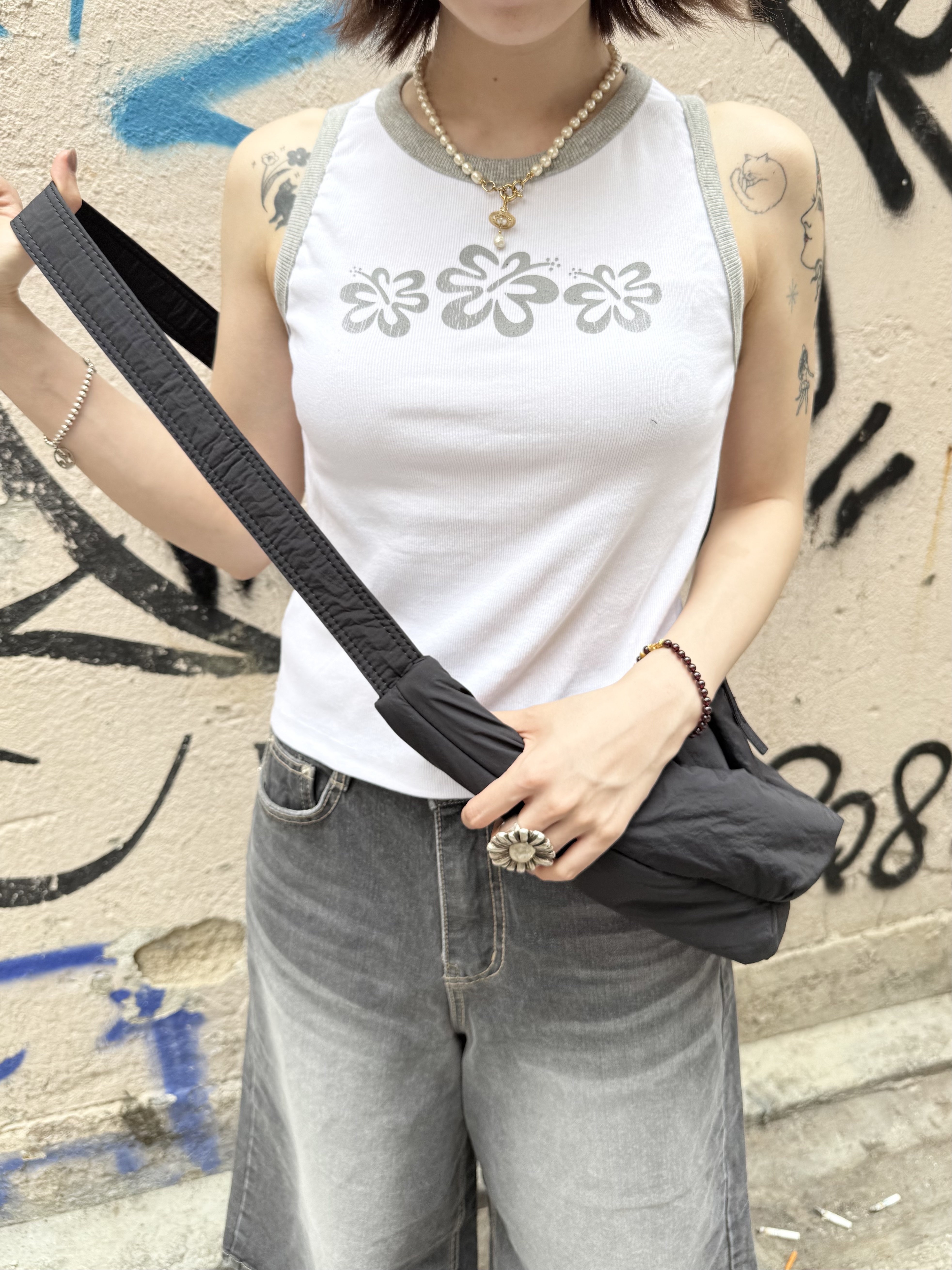 撞色小花花背心