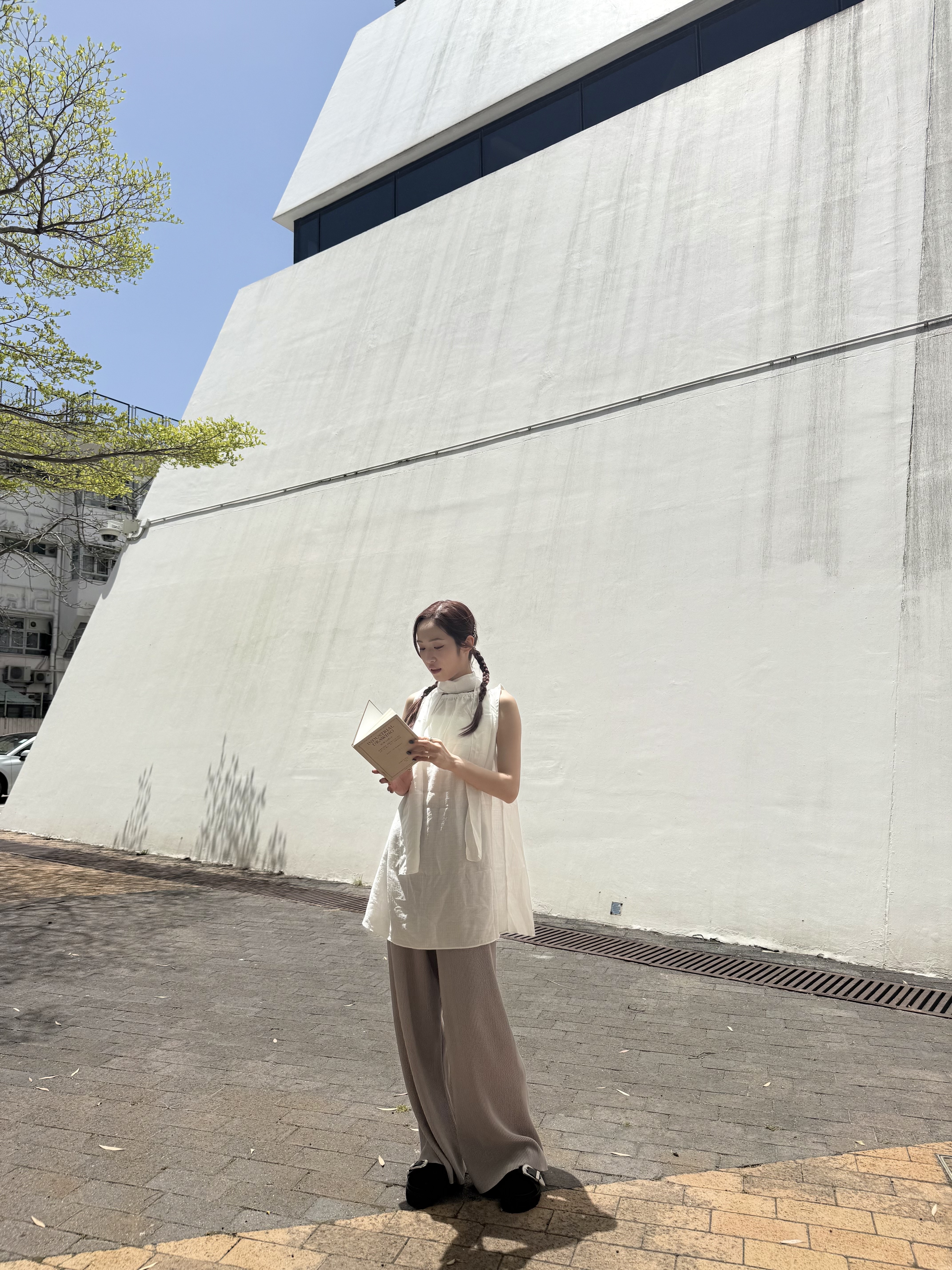 配頸帶暗直紋短Ops