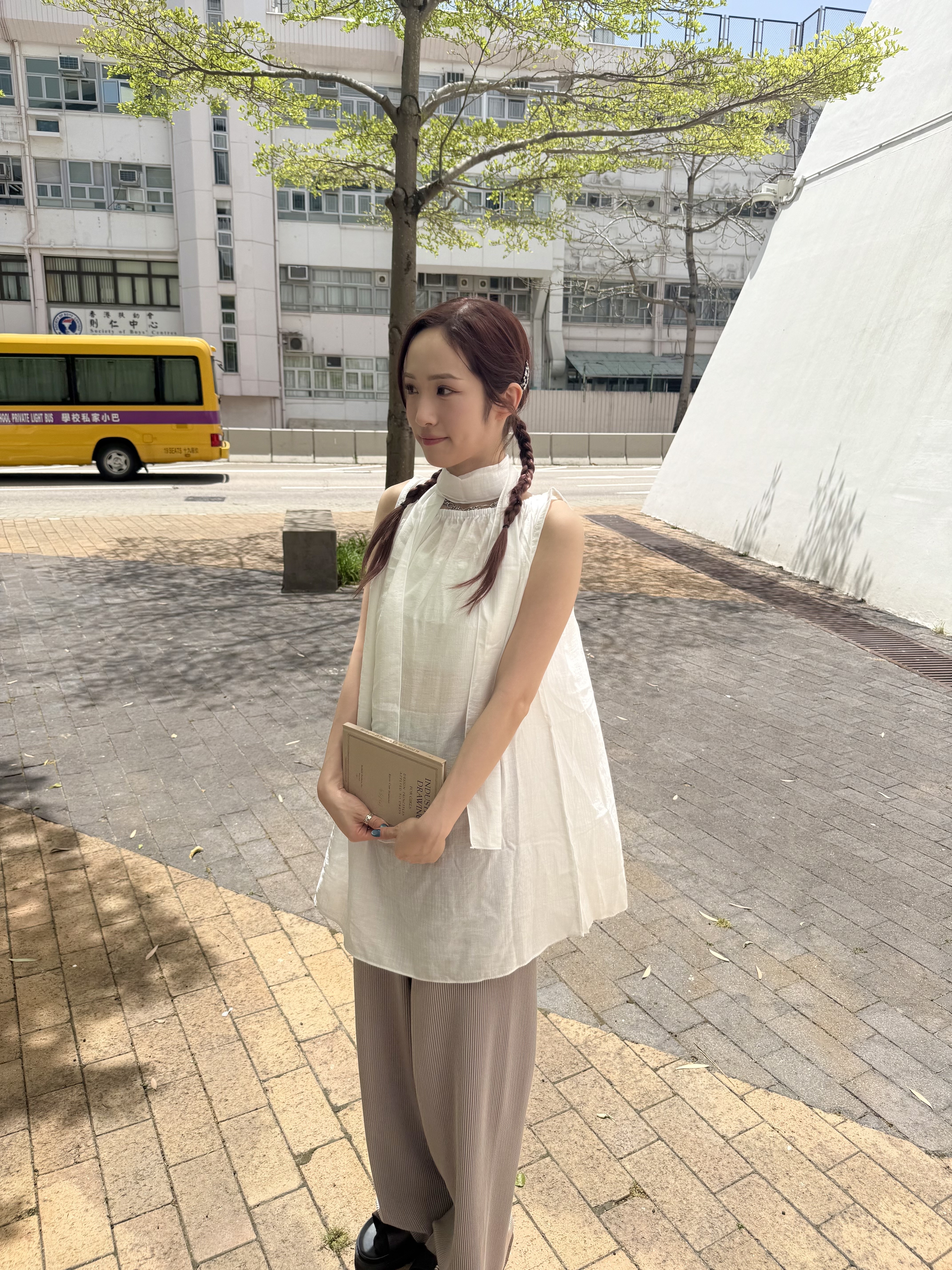 配頸帶暗直紋短Ops