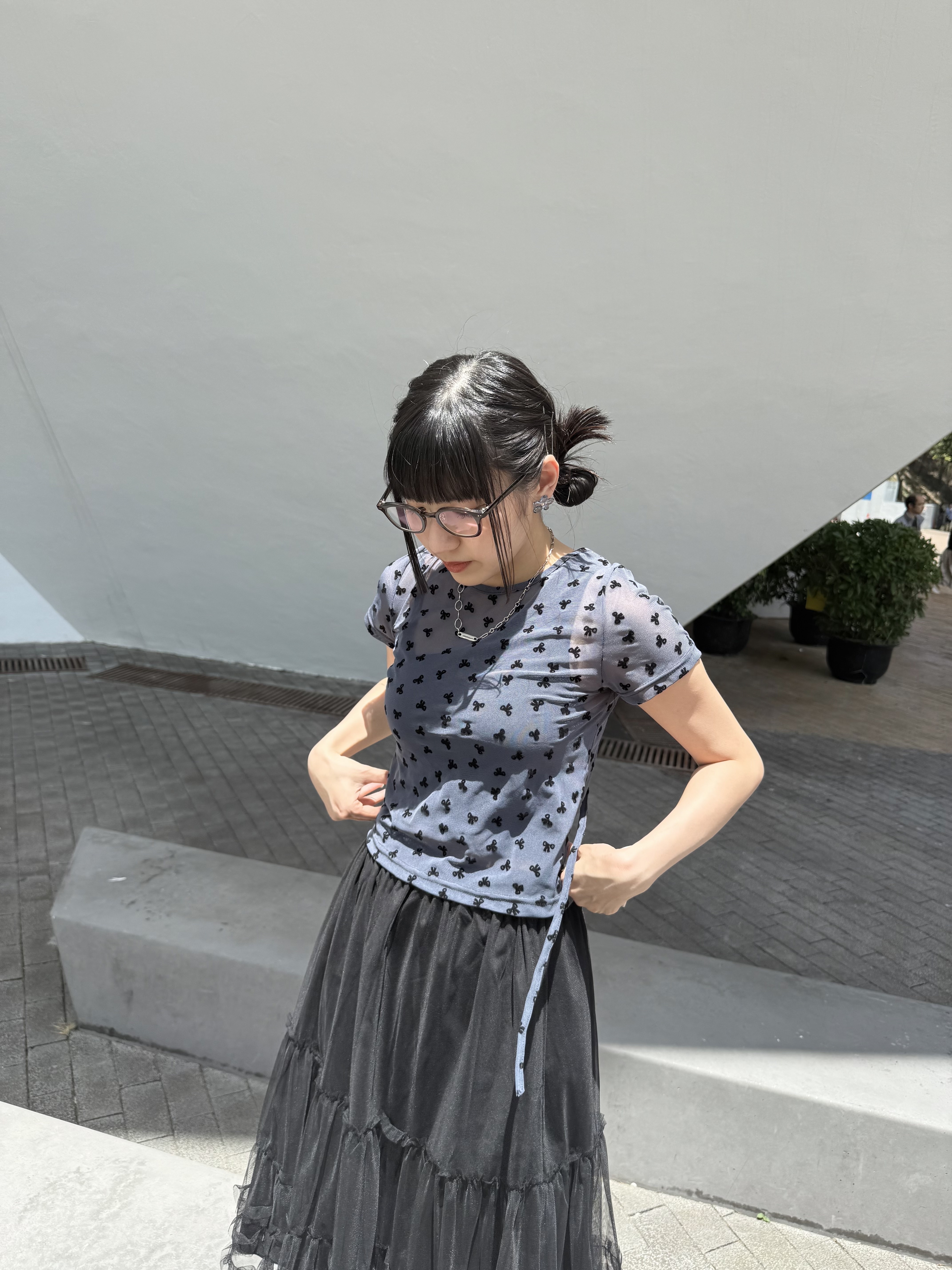 蝴蝶結後橫帶透明Top