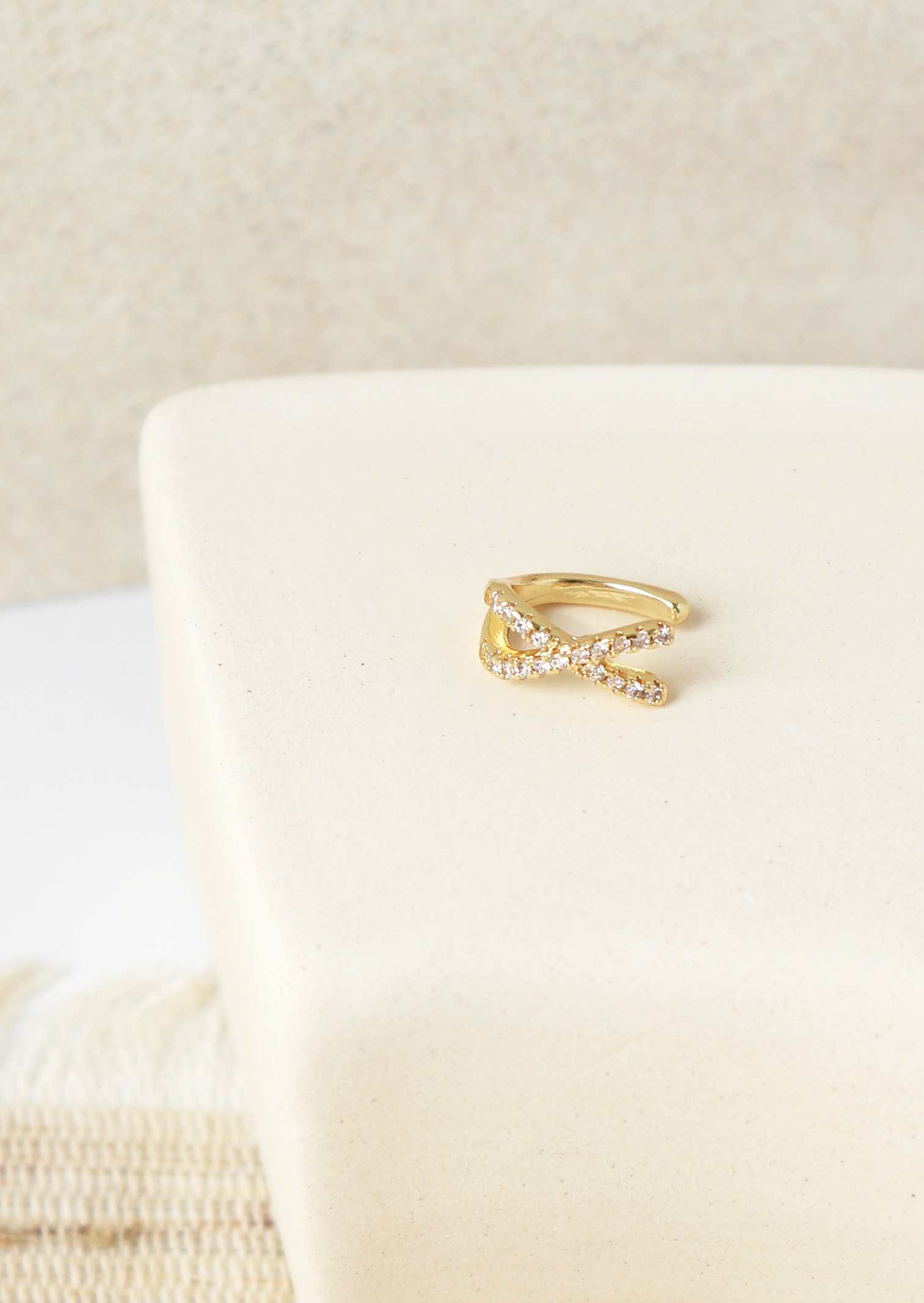 交叉鋯石耳骨夾