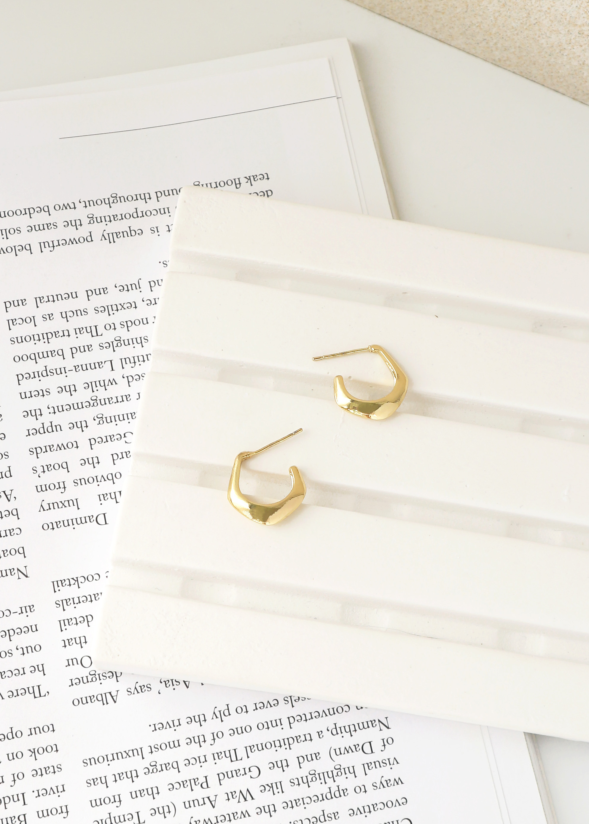 稜角時尚小耳環