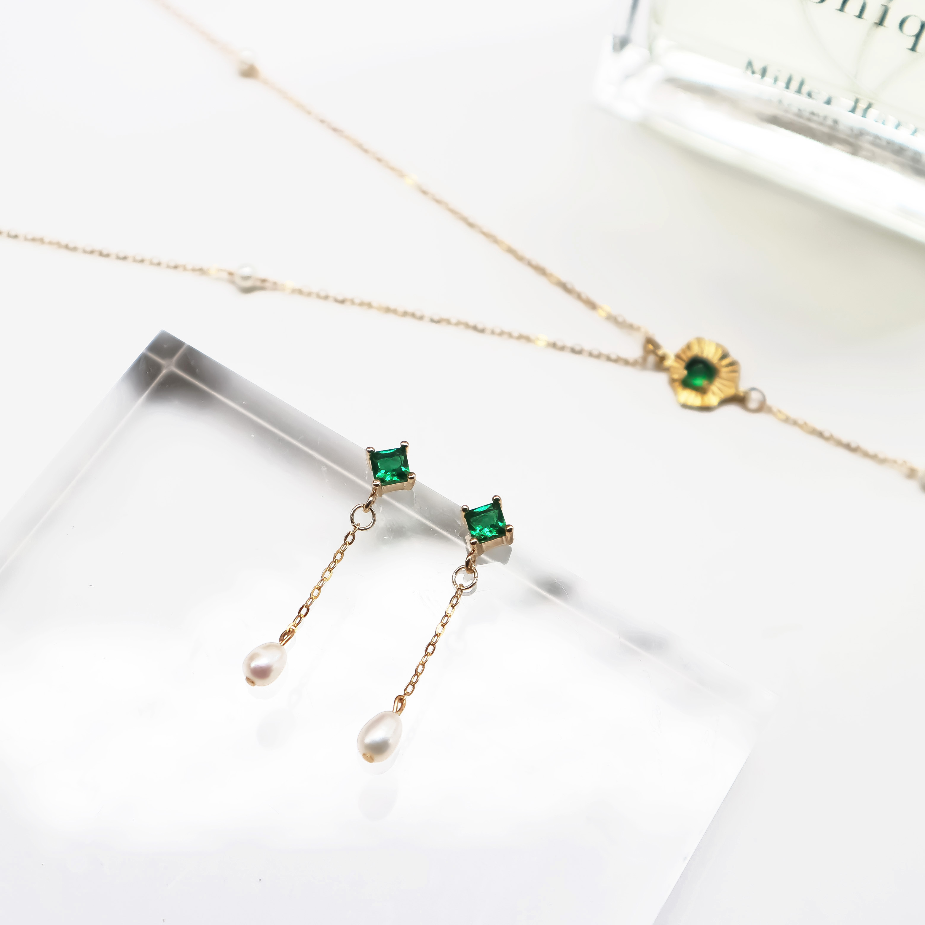 綠鋯石垂墜小珍珠 耳環