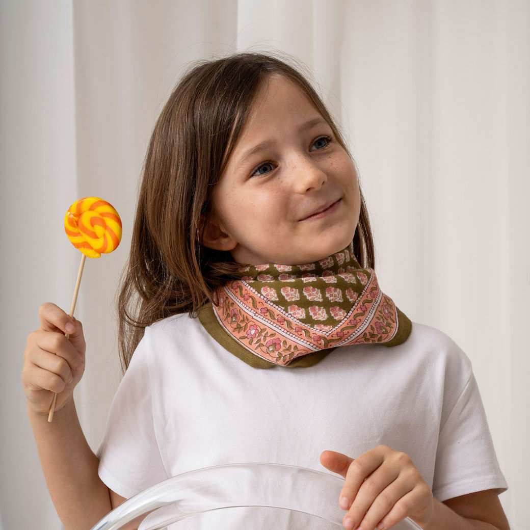 亞提芳草綠 | 領巾