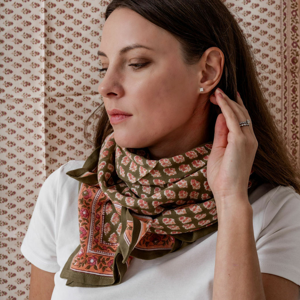 亞提芳草綠 | 領巾