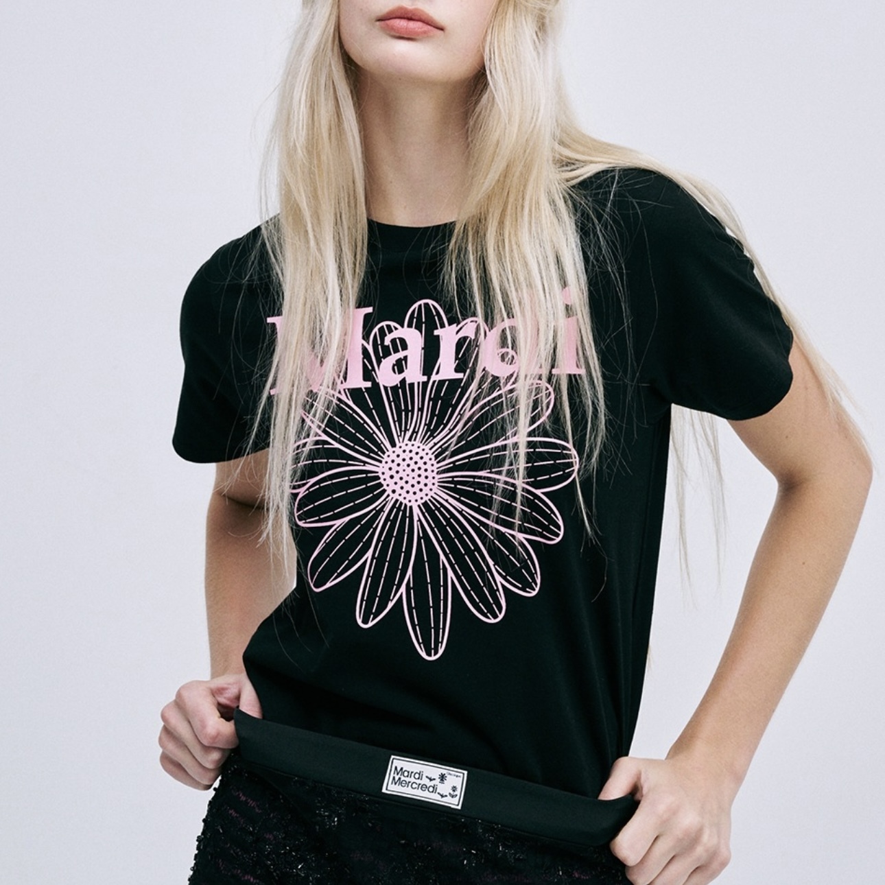 MARDI MERCREDI SLIM TSHIRT 短版上衣 短袖 黑底粉花 韓國代購 女款
