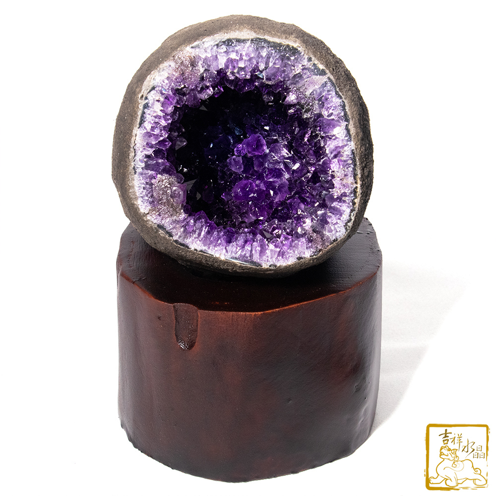 烏拉圭紫水晶洞 1.7kg 旺財氣