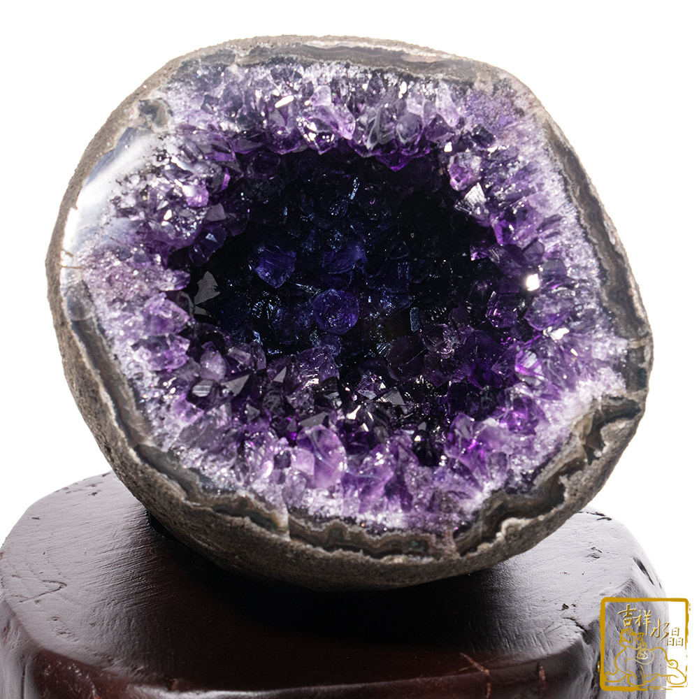 烏拉圭紫水晶洞 1.65kg 財位招財