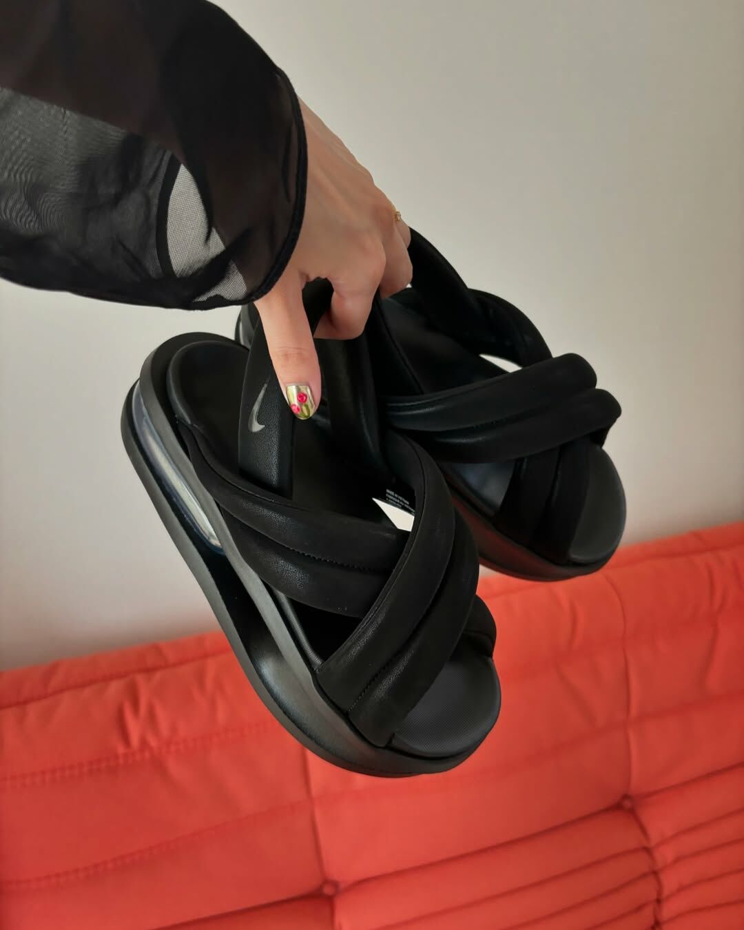 NIKE AIR MAX ISLA SANDAL 全黑 交叉造型 胖胖拖鞋 涼鞋 增高 厚底 氣墊 緩衝 女鞋 FJ5929-003 / 調貨