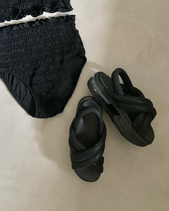 NIKE AIR MAX ISLA SANDAL 全黑 交叉造型 胖胖拖鞋 涼鞋 增高 厚底 氣墊 緩衝 女鞋 FJ5929-003 / 調貨