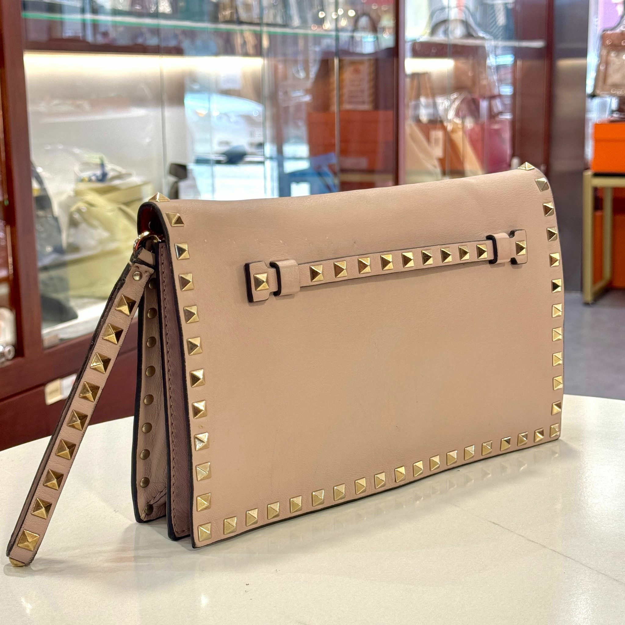 90%NEW二手VALENTINO手拿包 粉色牛皮 窩釘款 #香榭站正品