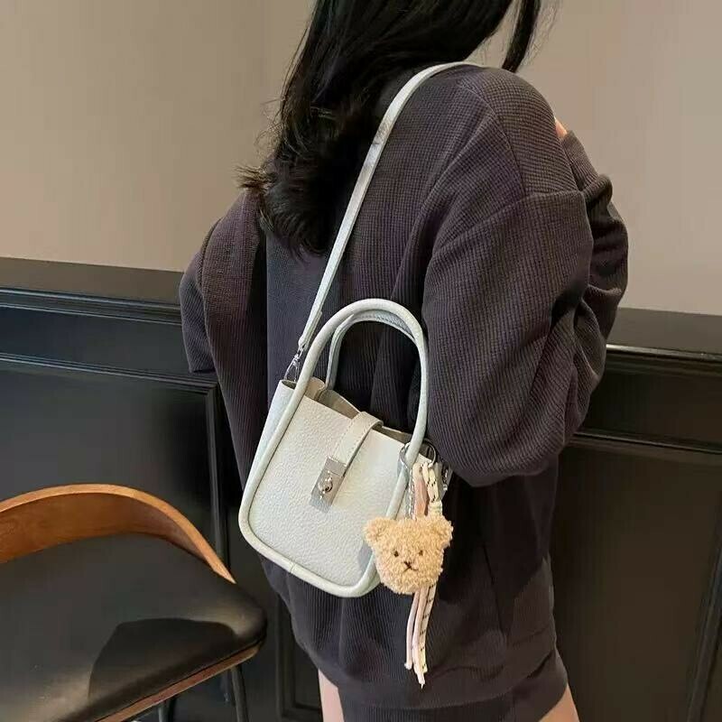 荔枝紋子母吊飾小方包